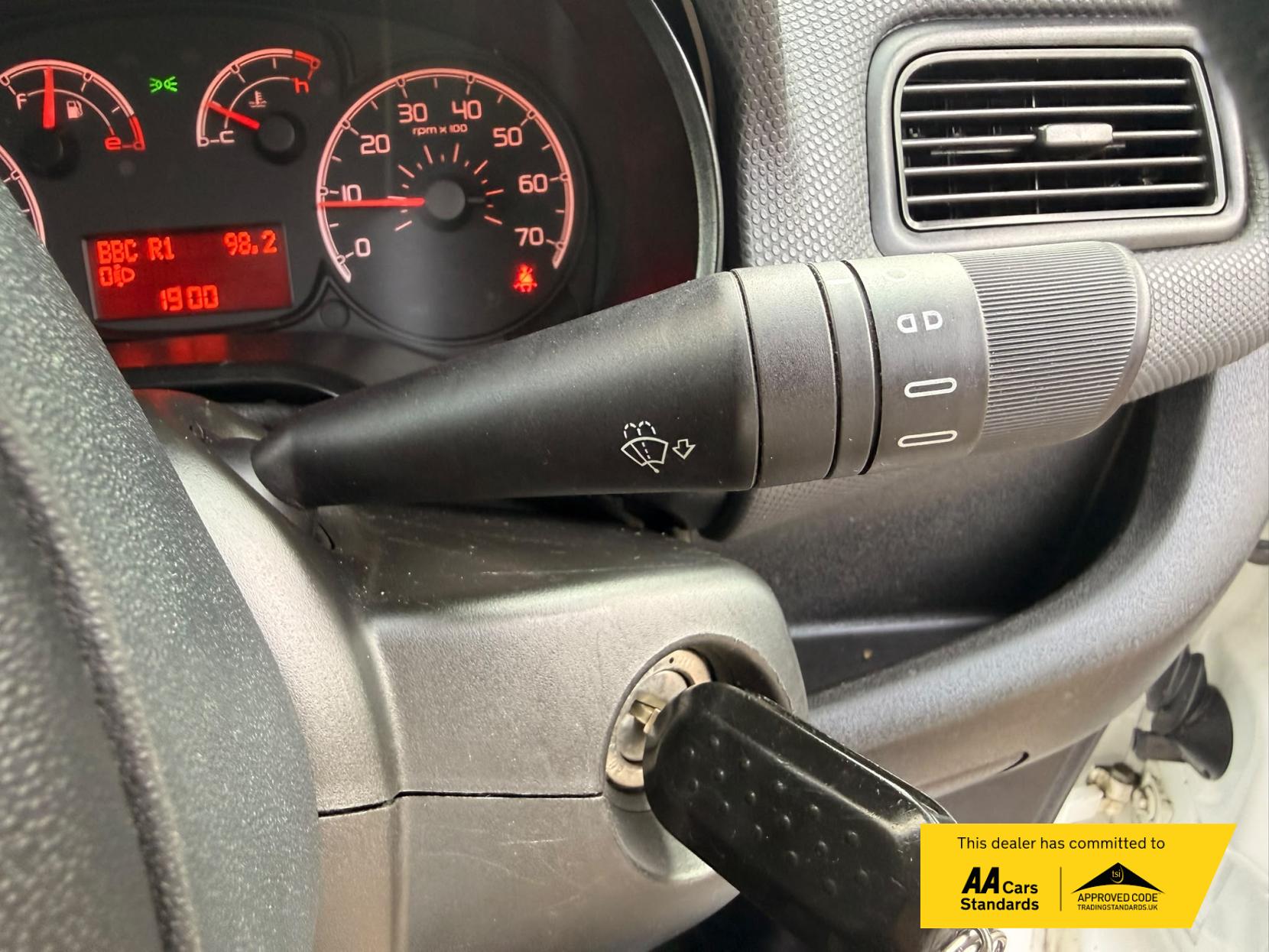 2013 Fiat Doblo 1.3 JTD MultiJetII 16v Panel Van 4dr Diesel Manual L1 H1 (133 g/km, 90 bhp) - Thumbnail 27