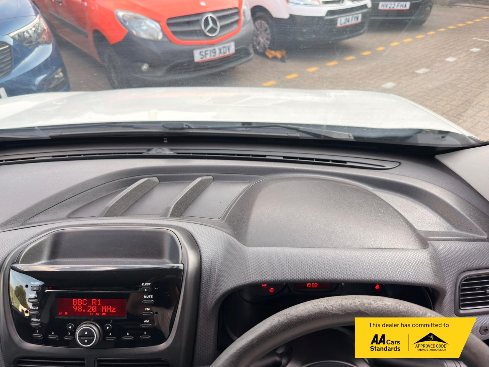 2013 Fiat Doblo 1.3 JTD MultiJetII 16v Panel Van 4dr Diesel Manual L1 H1 (133 g/km, 90 bhp) - Thumbnail 33