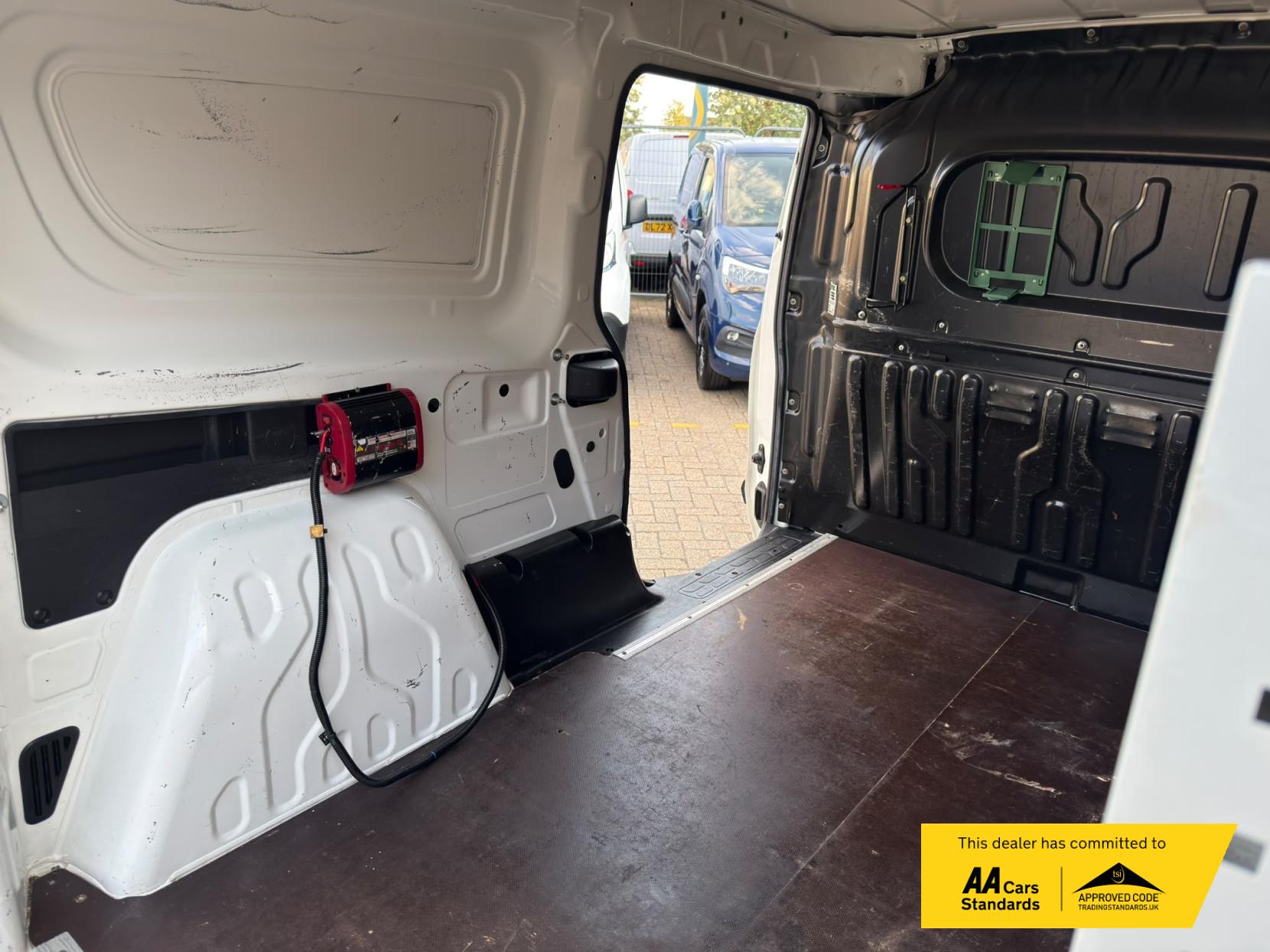 2013 Fiat Doblo 1.3 JTD MultiJetII 16v Panel Van 4dr Diesel Manual L1 H1 (133 g/km, 90 bhp) - Thumbnail 16
