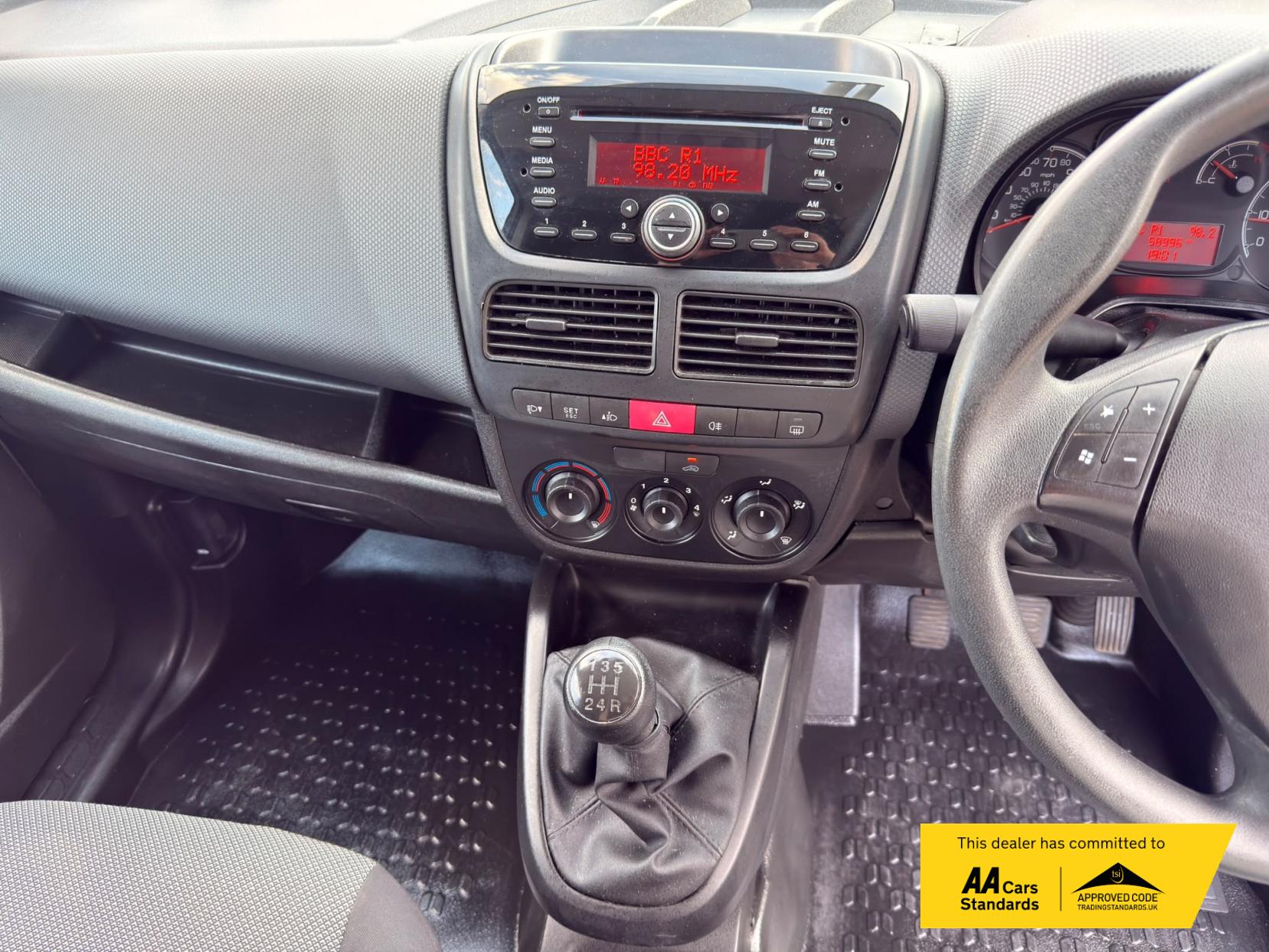 2013 Fiat Doblo 1.3 JTD MultiJetII 16v Panel Van 4dr Diesel Manual L1 H1 (133 g/km, 90 bhp) - Thumbnail 34