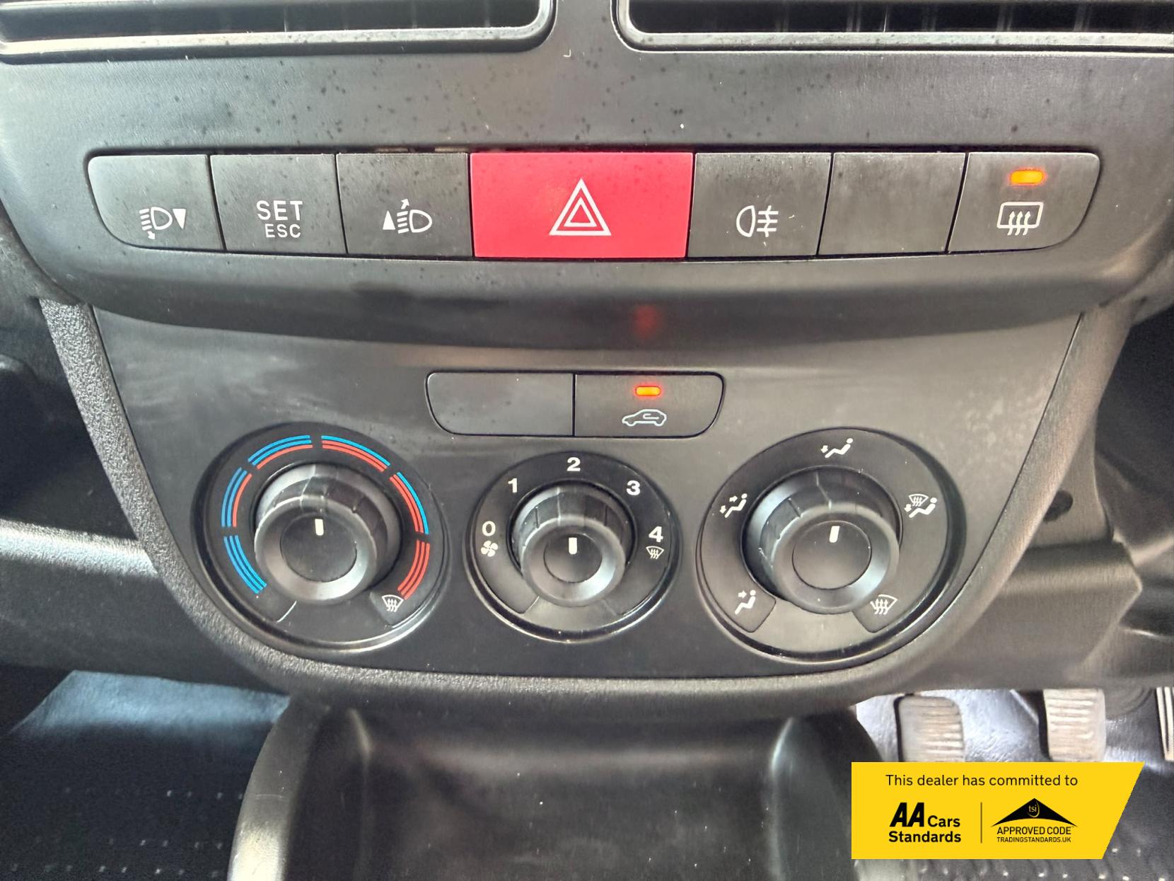 2013 Fiat Doblo 1.3 JTD MultiJetII 16v Panel Van 4dr Diesel Manual L1 H1 (133 g/km, 90 bhp) - Thumbnail 37