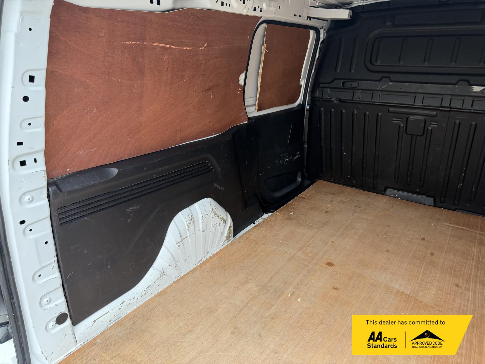 Vauxhall Combo 1.5 Turbo D 2300 Sportive Panel Van 4dr Diesel Manual L2 H1 Euro 6 (s/s) (100 ps)