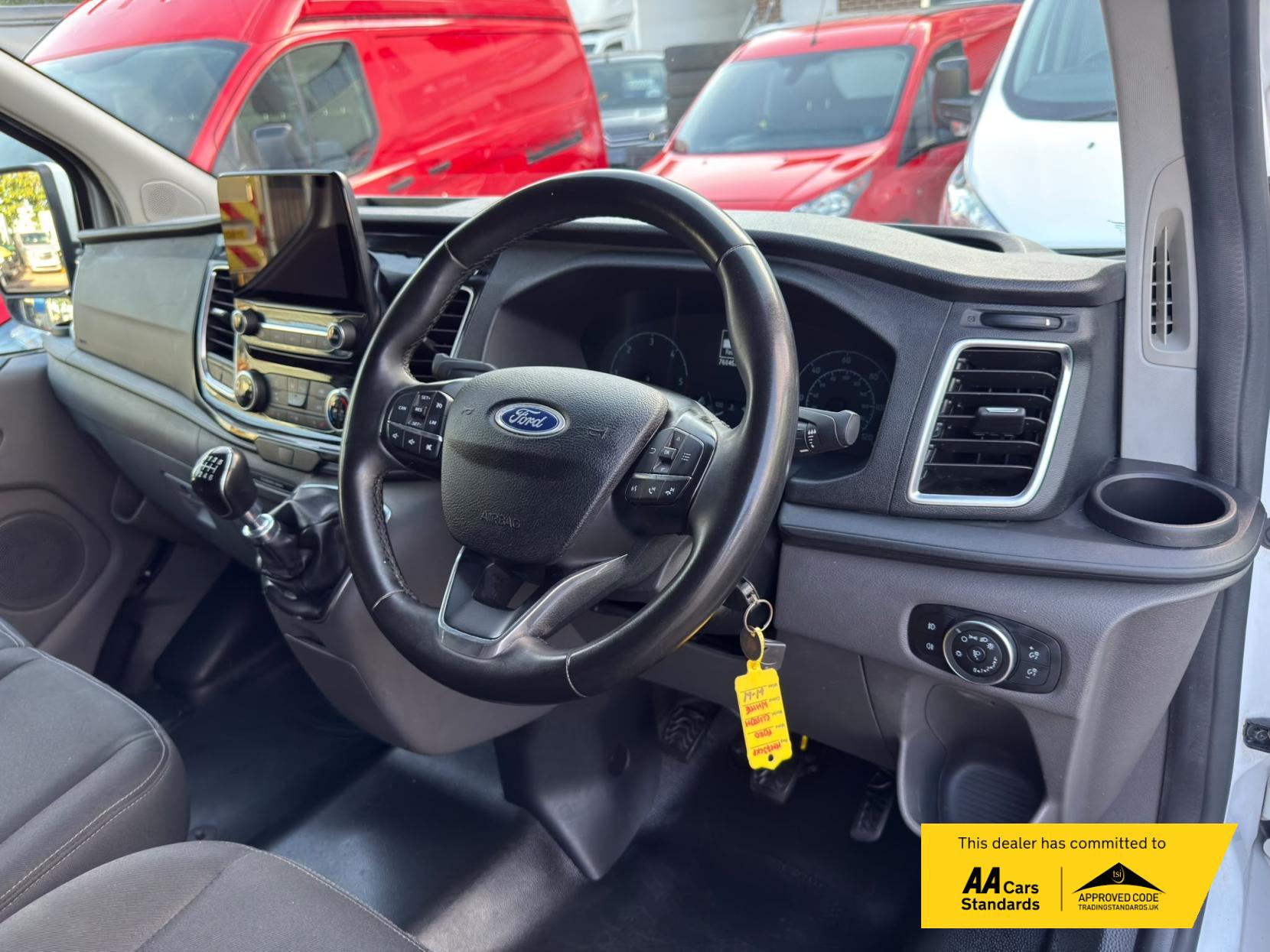 2023 Ford Transit Custom 2.0 300 EcoBlue Limited Panel Van 5dr Diesel Manual L2 H1 Euro 6 (s/s) (130 ps) - Thumbnail 50