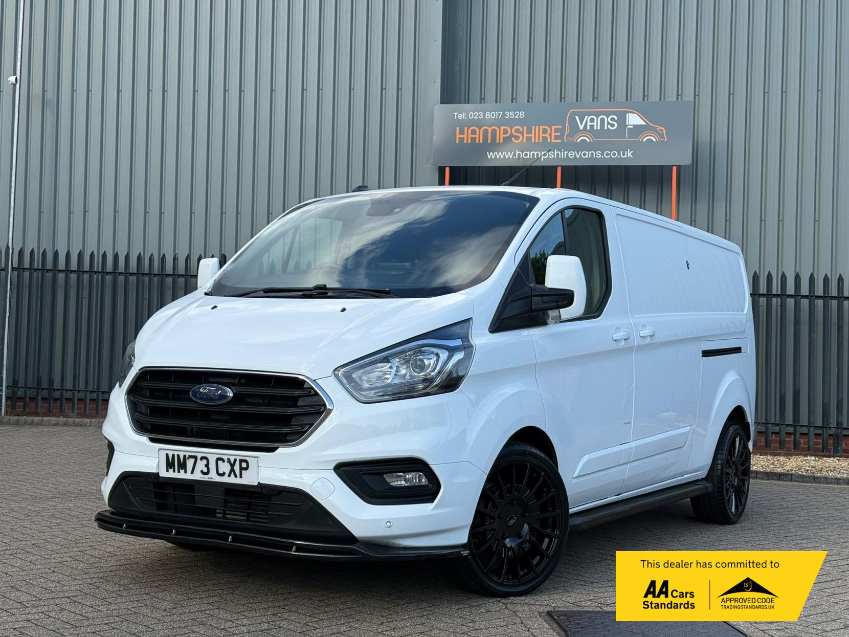 2023 Ford Transit Custom 2.0 300 EcoBlue Limited Panel Van 5dr Diesel Manual L2 H1 Euro 6 (s/s) (130 ps) - Thumbnail 2