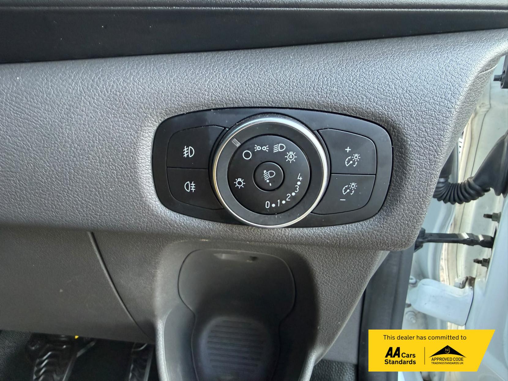 2023 Ford Transit Custom 2.0 300 EcoBlue Limited Panel Van 5dr Diesel Manual L2 H1 Euro 6 (s/s) (130 ps) - Thumbnail 53