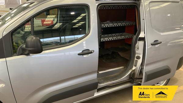 2021 Vauxhall Combo 1.5 Turbo D 2300 Edition Panel Van 4dr Diesel Manual L2 H1 Euro 6 (100 ps) - Thumbnail 12