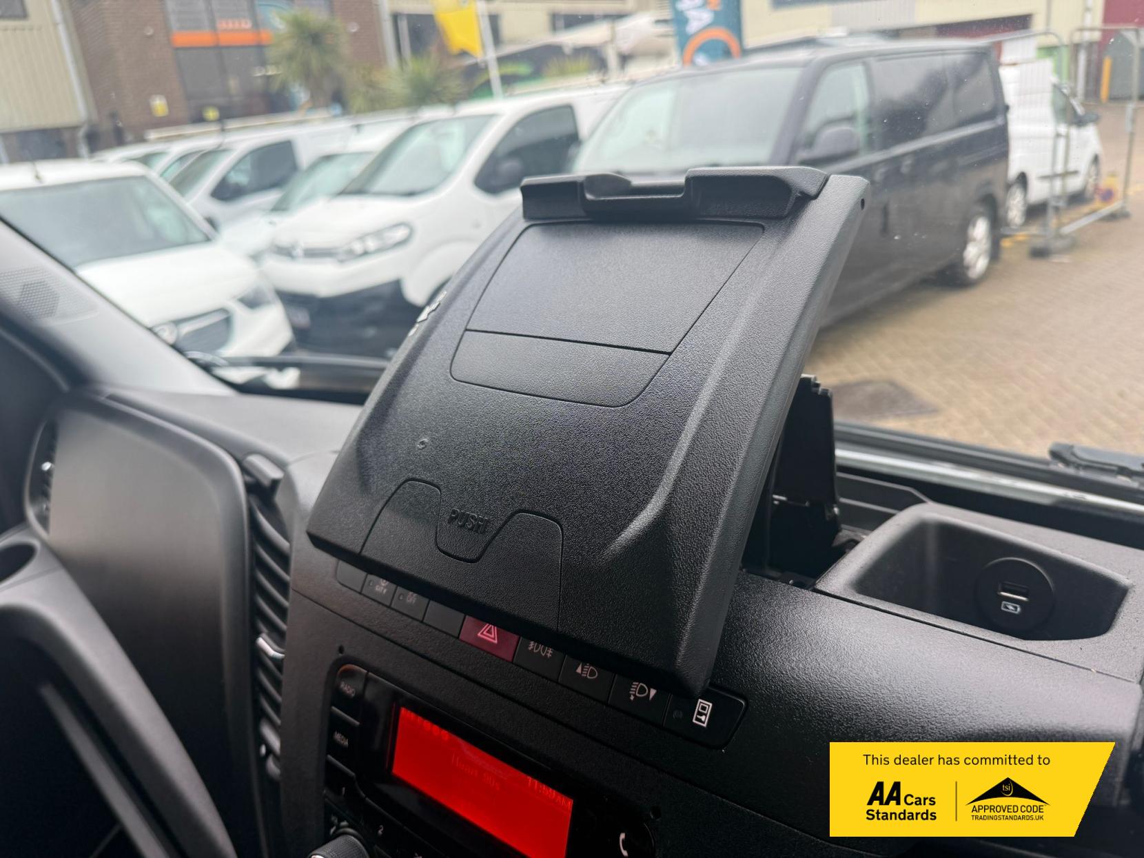 2022 Iveco Daily - Thumbnail 38