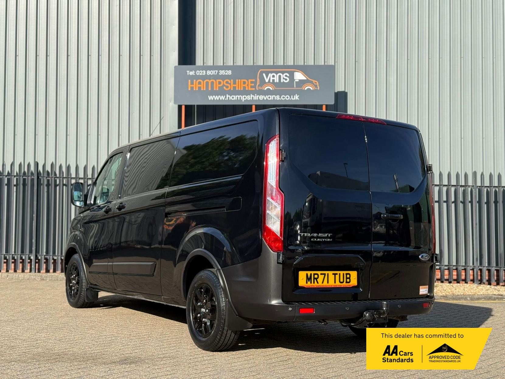 2021 Ford Transit Custom 2.0 300 EcoBlue Trail Panel Van 5dr Diesel Manual L2 H1 Euro 6 (s/s) (170 ps) - Thumbnail 4