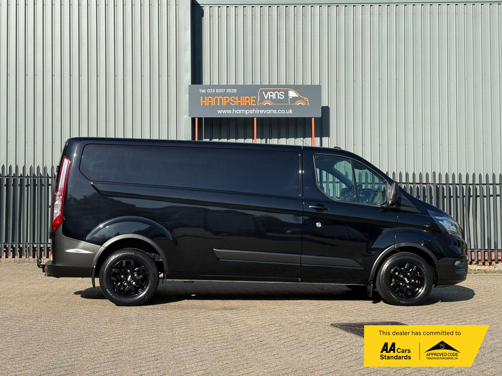 2021 Ford Transit Custom 2.0 300 EcoBlue Trail Panel Van 5dr Diesel Manual L2 H1 Euro 6 (s/s) (170 ps) - Thumbnail 7
