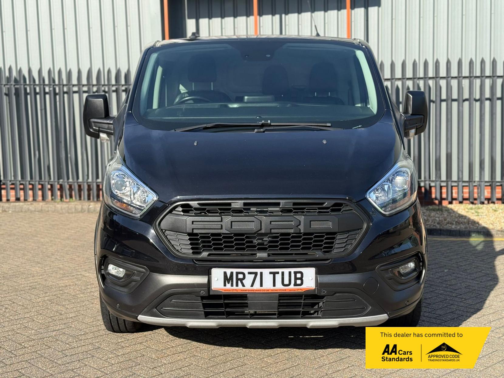 2021 Ford Transit Custom 2.0 300 EcoBlue Trail Panel Van 5dr Diesel Manual L2 H1 Euro 6 (s/s) (170 ps) - Thumbnail 13