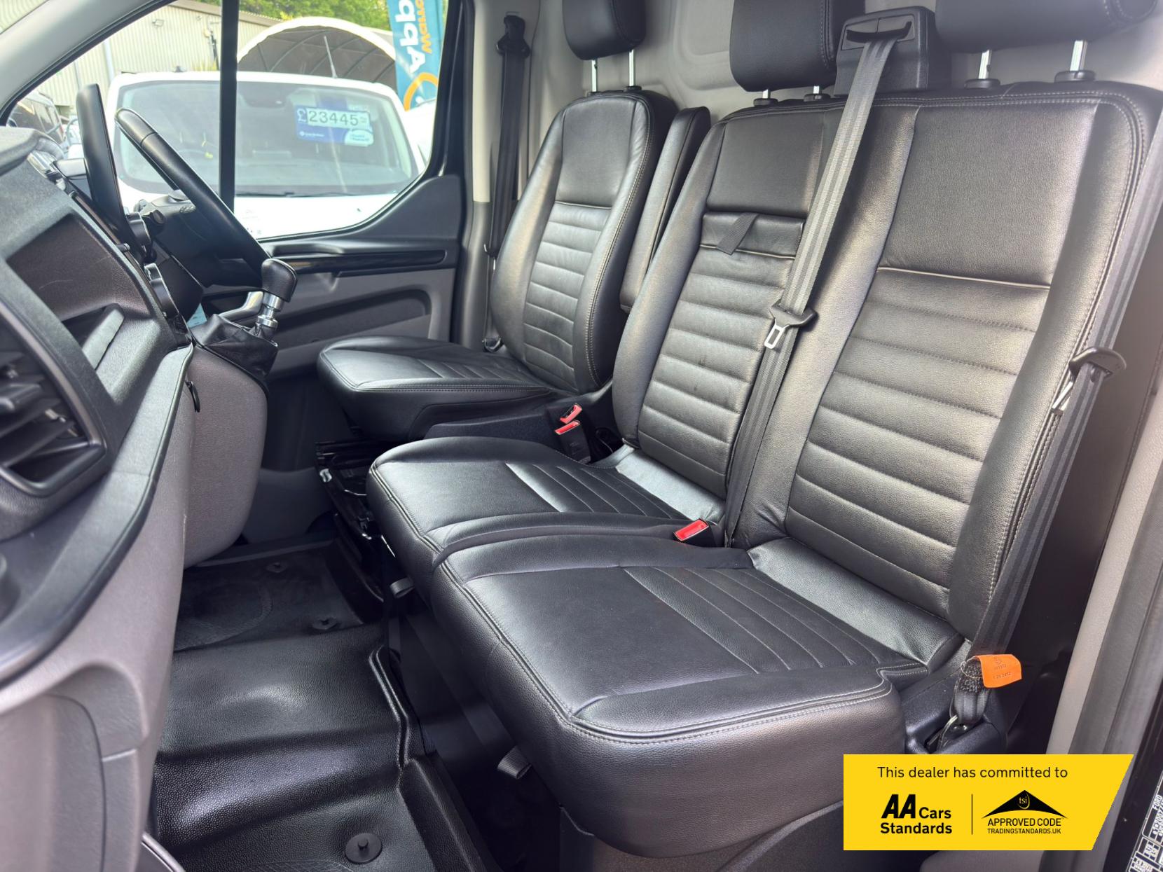 2021 Ford Transit Custom 2.0 300 EcoBlue Trail Panel Van 5dr Diesel Manual L2 H1 Euro 6 (s/s) (170 ps) - Thumbnail 11