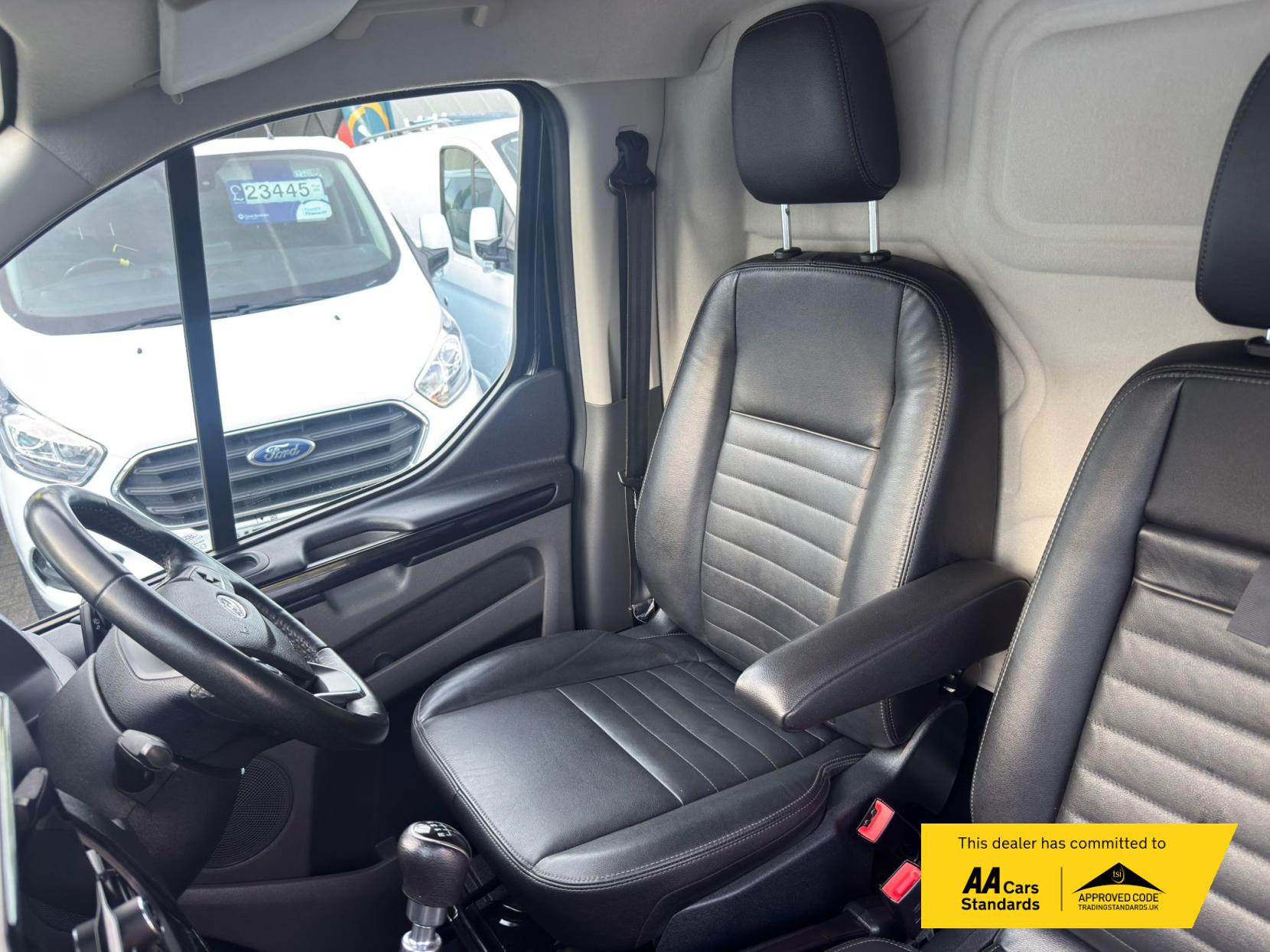 2021 Ford Transit Custom 2.0 300 EcoBlue Trail Panel Van 5dr Diesel Manual L2 H1 Euro 6 (s/s) (170 ps) - Thumbnail 9