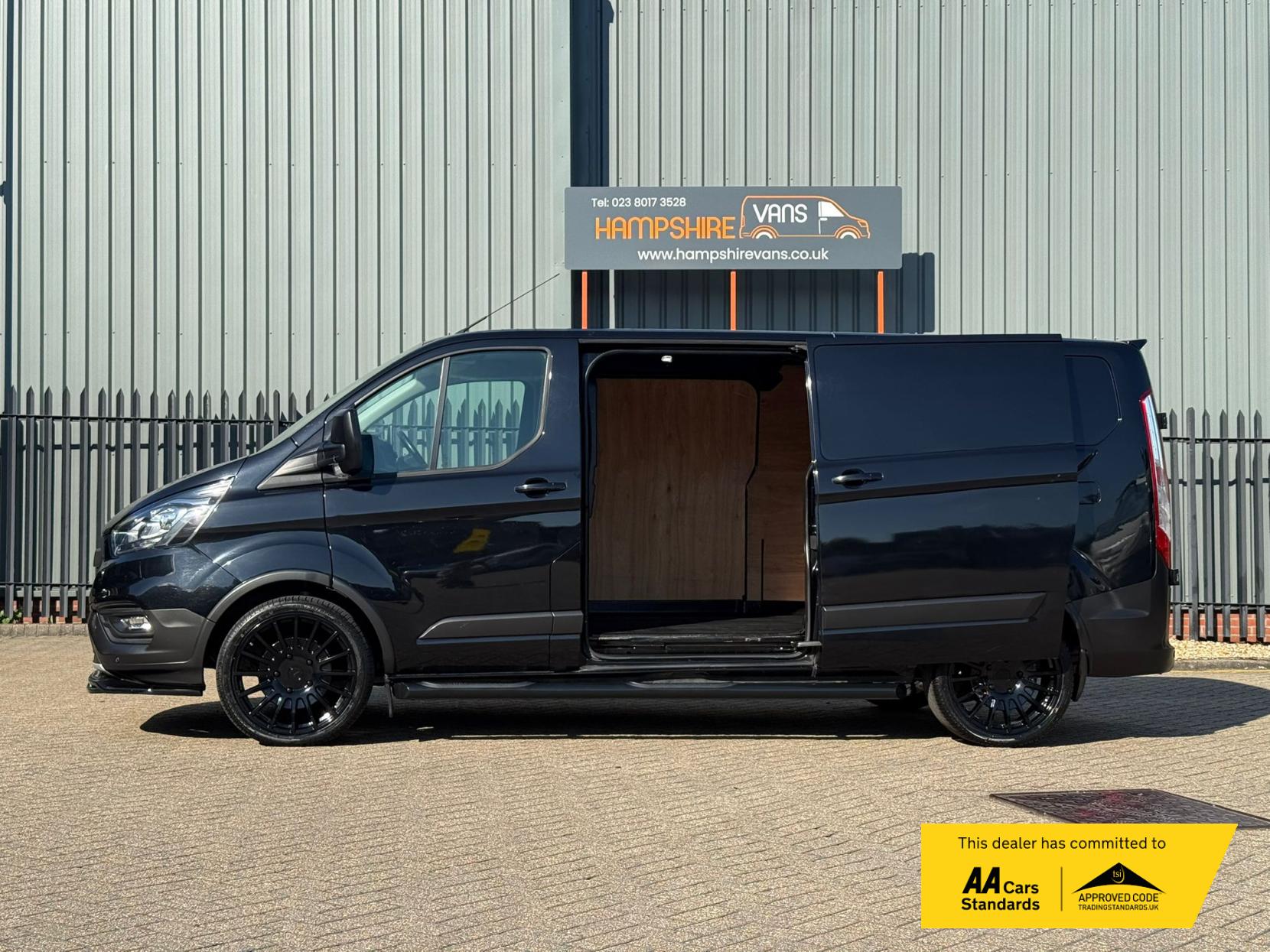 2021 Ford Transit Custom 2.0 300 EcoBlue Trail Panel Van 5dr Diesel Manual L2 H1 Euro 6 (s/s) (170 ps) - Thumbnail 5