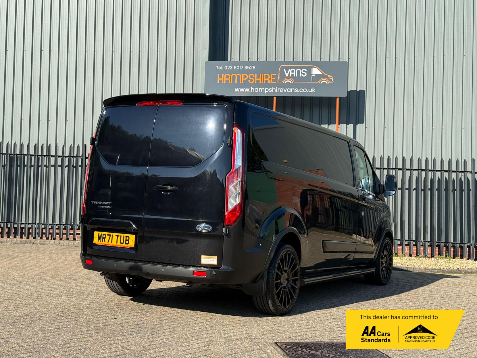 2021 Ford Transit Custom 2.0 300 EcoBlue Trail Panel Van 5dr Diesel Manual L2 H1 Euro 6 (s/s) (170 ps) - Thumbnail 7