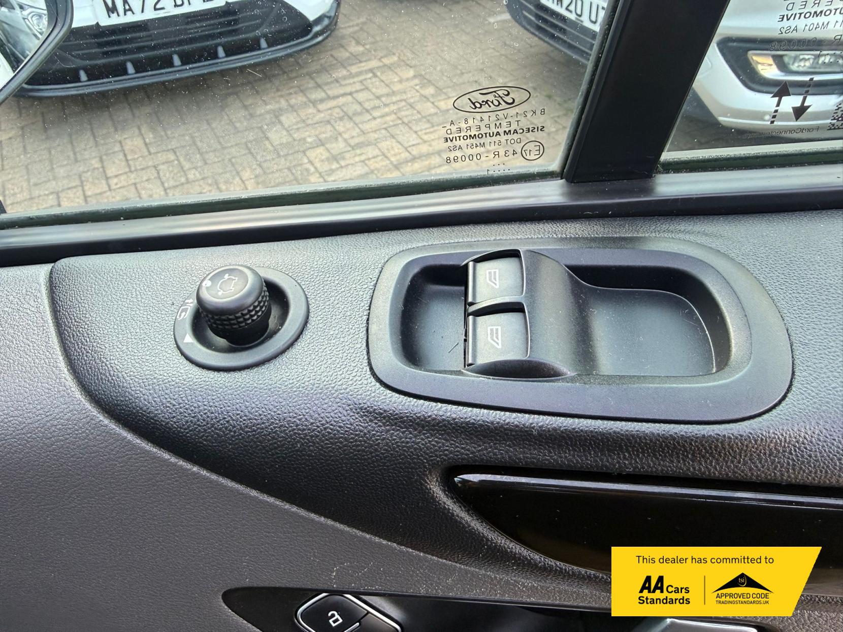 2021 Ford Transit Custom 2.0 300 EcoBlue Trail Panel Van 5dr Diesel Manual L2 H1 Euro 6 (s/s) (170 ps) - Thumbnail 55