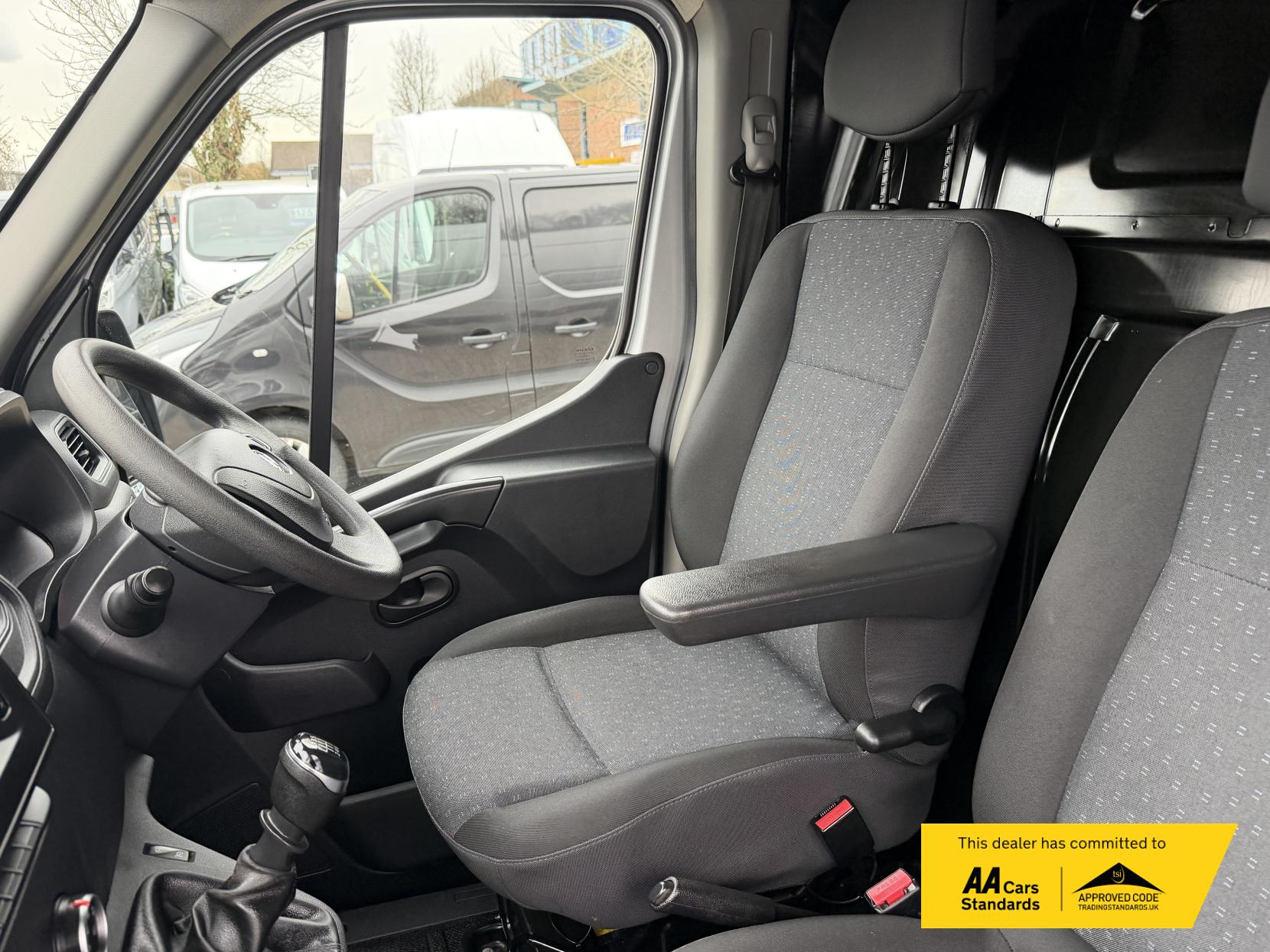 Vauxhall Movano 2.3 CDTi 3500 BiTurbo Edition Panel Van 5dr Diesel Manual FWD L3 H2 Euro 6 (135 ps)