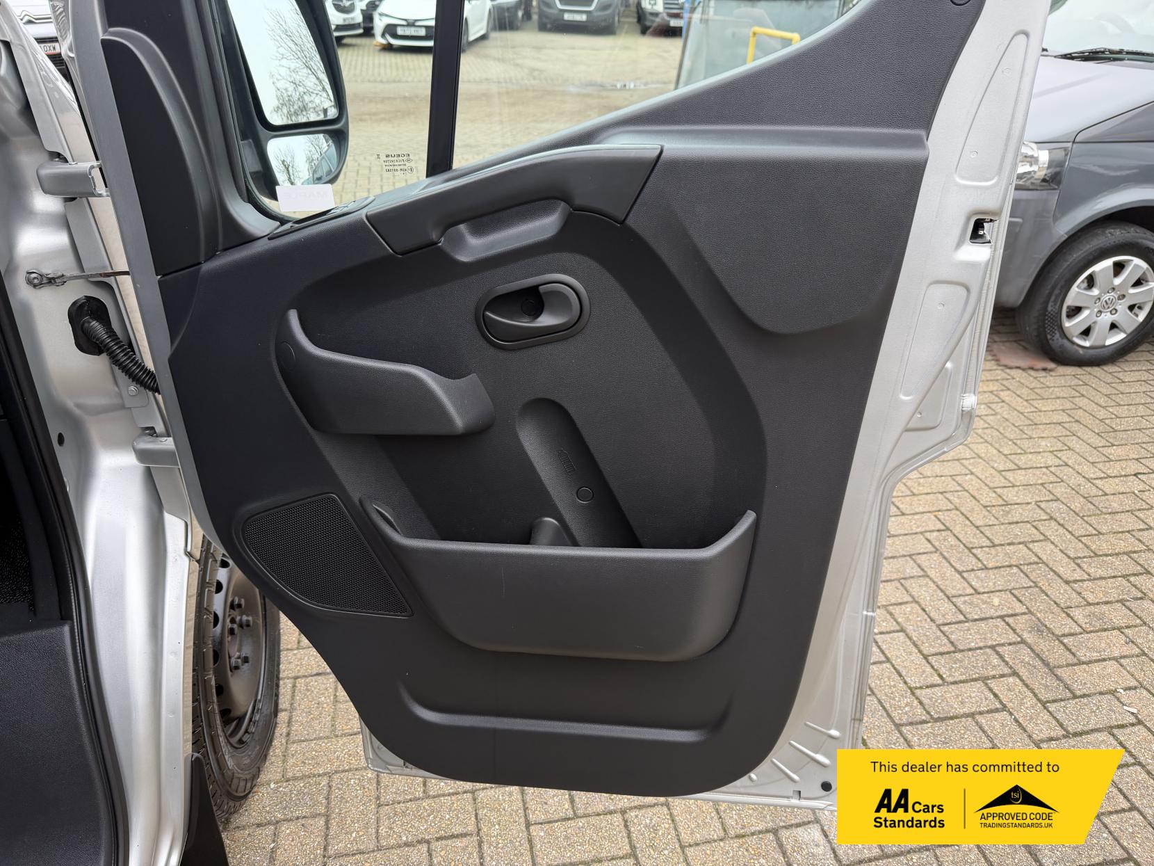 Vauxhall Movano 2.3 CDTi 3500 BiTurbo Edition Panel Van 5dr Diesel Manual FWD L3 H2 Euro 6 (135 ps)