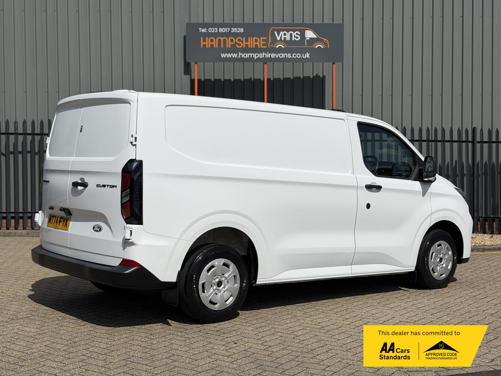 2024 Ford Transit Custom 2.0 300 EcoBlue Trend Panel Van 5dr Diesel Auto L1 H1 Euro 6 (s/s) (136 ps) - Thumbnail 4