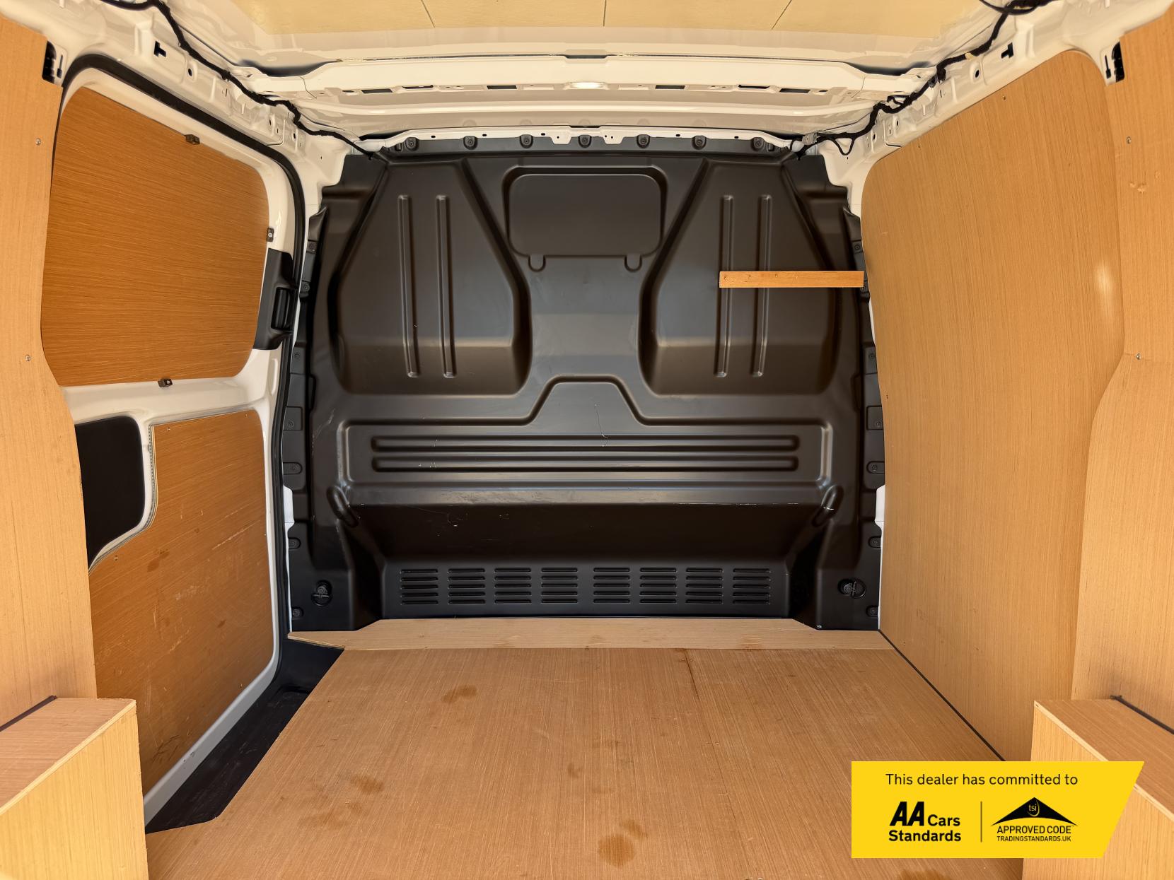 2024 Ford Transit Custom 2.0 300 EcoBlue Trend Panel Van 5dr Diesel Auto L1 H1 Euro 6 (s/s) (136 ps) - Thumbnail 29