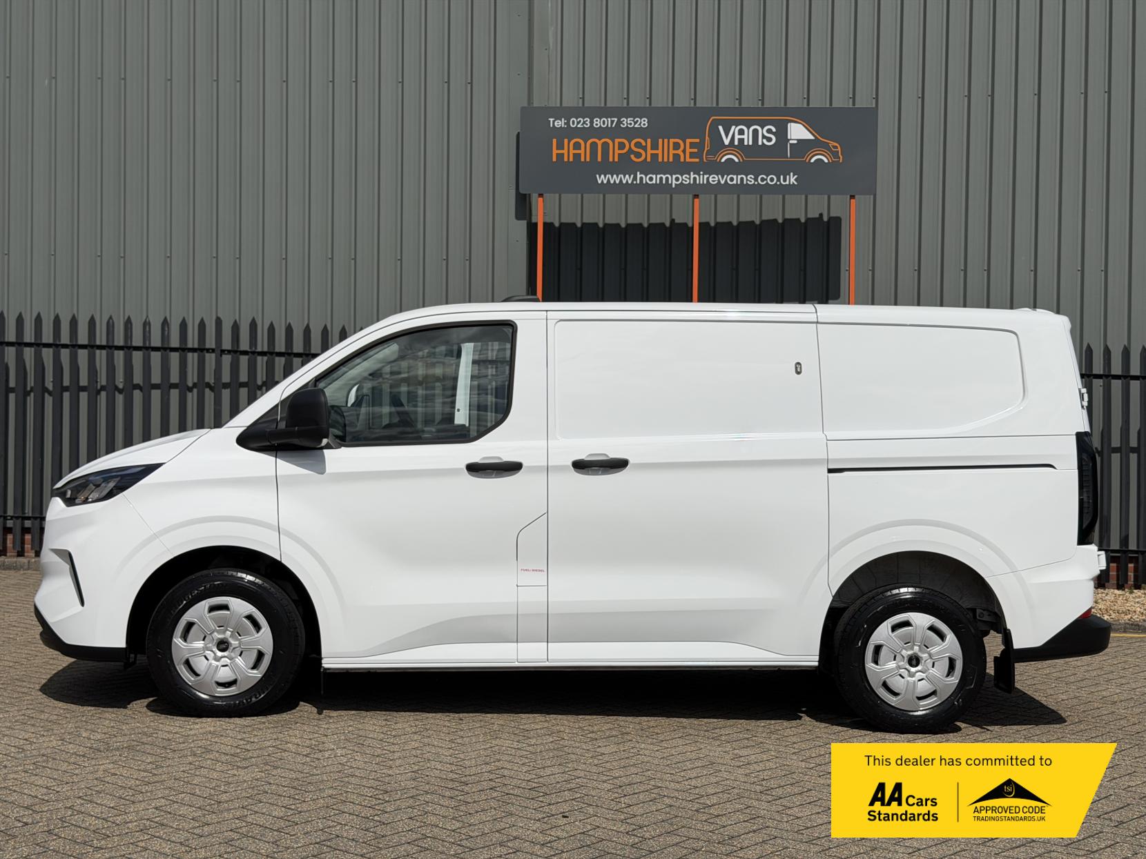 2024 Ford Transit Custom 2.0 300 EcoBlue Trend Panel Van 5dr Diesel Auto L1 H1 Euro 6 (s/s) (136 ps) - Thumbnail 5
