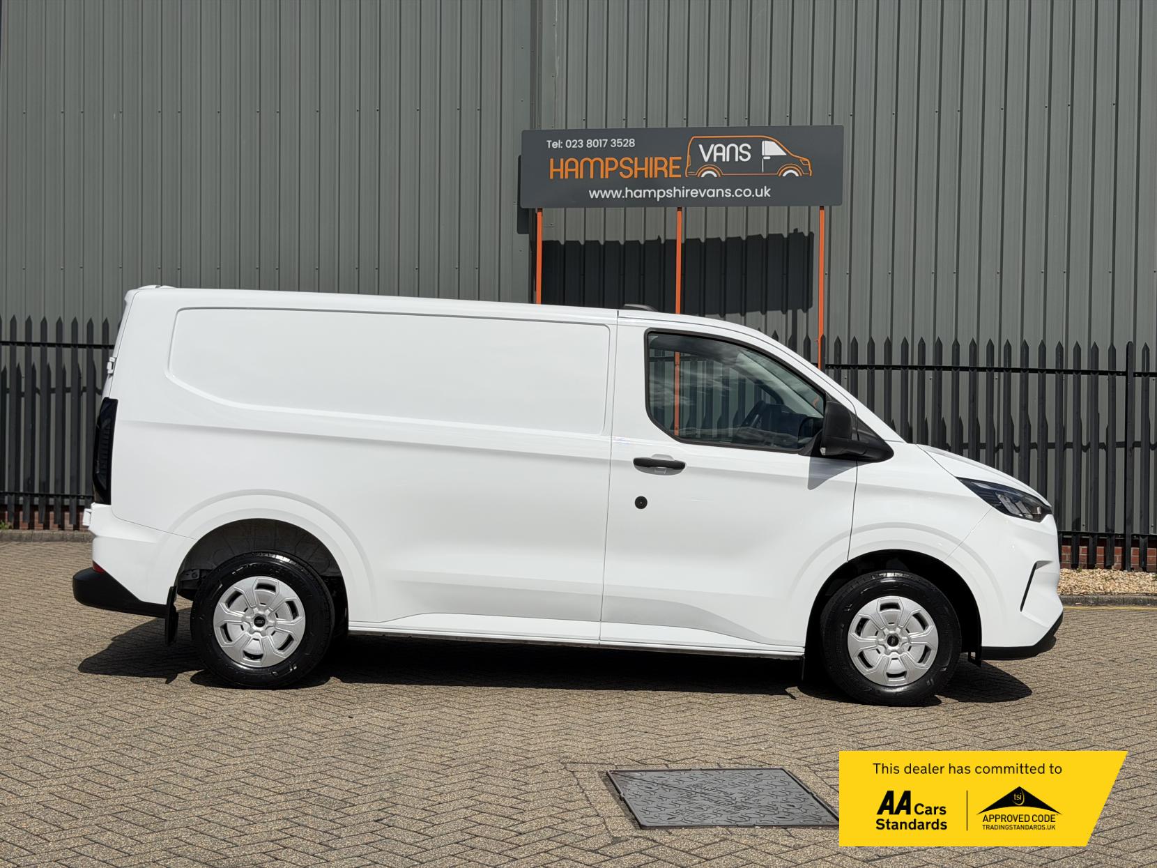 2024 Ford Transit Custom 2.0 300 EcoBlue Trend Panel Van 5dr Diesel Auto L1 H1 Euro 6 (s/s) (136 ps) - Thumbnail 6