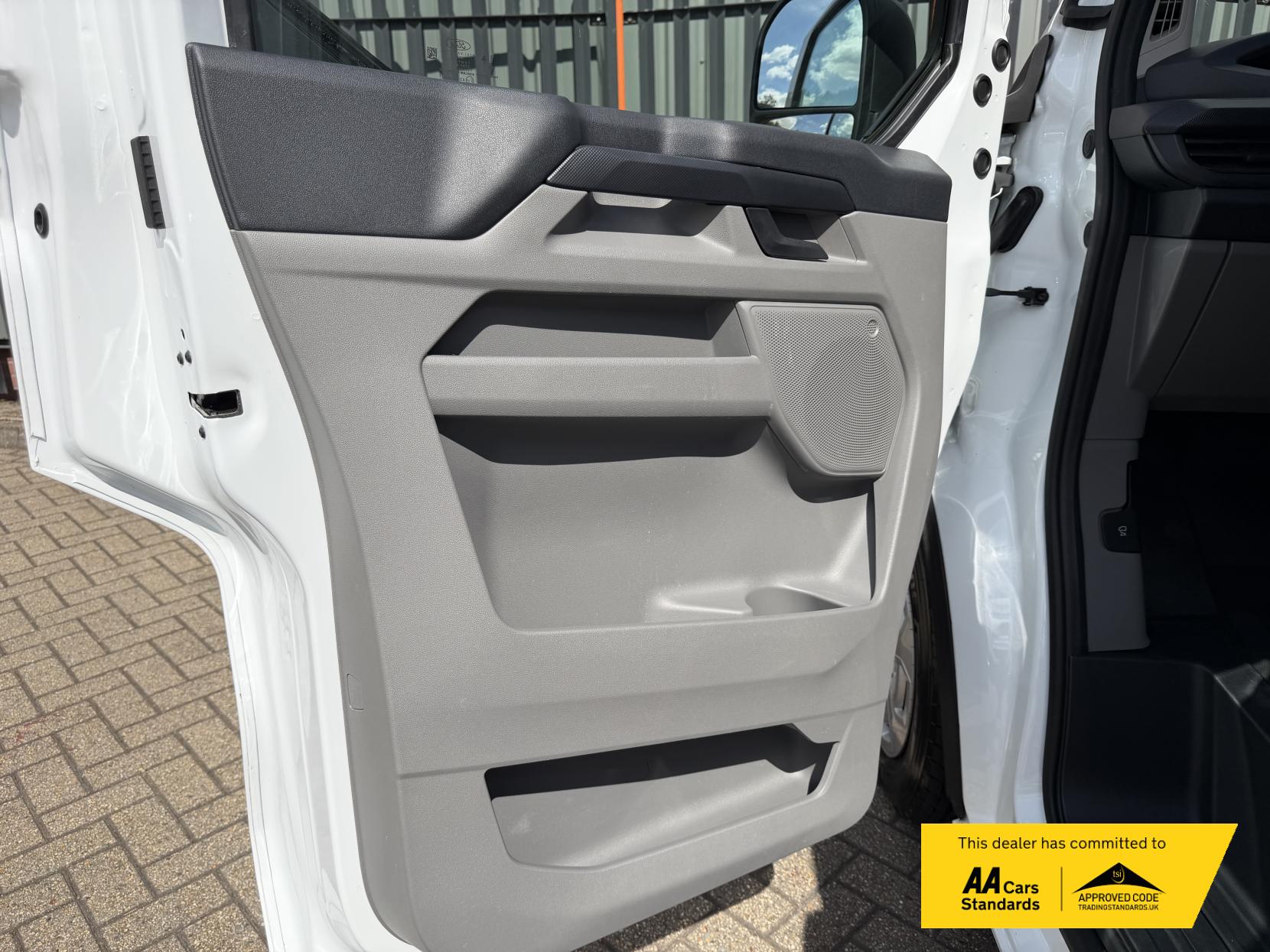 2024 Ford Transit Custom 2.0 300 EcoBlue Trend Panel Van 5dr Diesel Auto L1 H1 Euro 6 (s/s) (136 ps) - Thumbnail 33