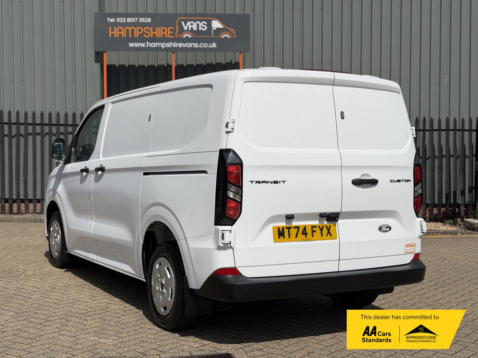 2024 Ford Transit Custom 2.0 300 EcoBlue Trend Panel Van 5dr Diesel Auto L1 H1 Euro 6 (s/s) (136 ps) - Thumbnail 3