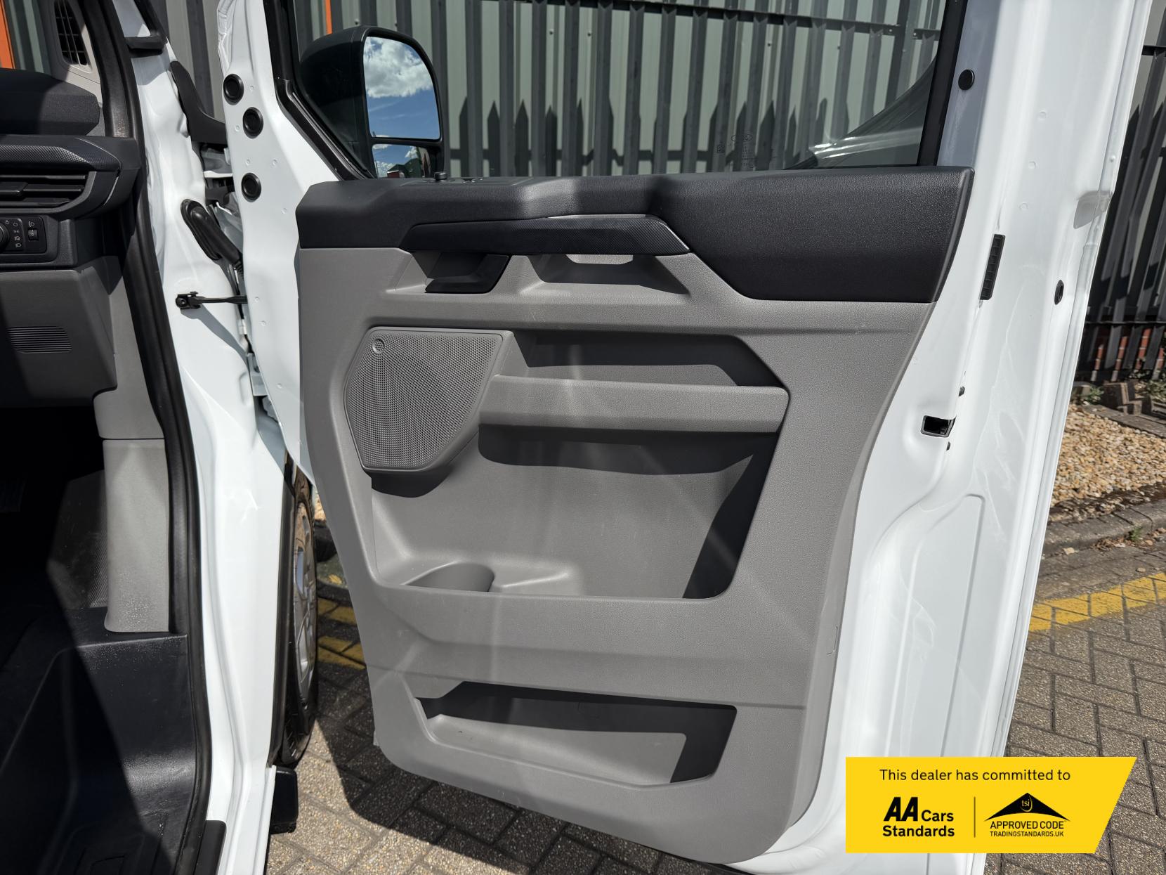 2024 Ford Transit Custom 2.0 300 EcoBlue Trend Panel Van 5dr Diesel Auto L1 H1 Euro 6 (s/s) (136 ps) - Thumbnail 34