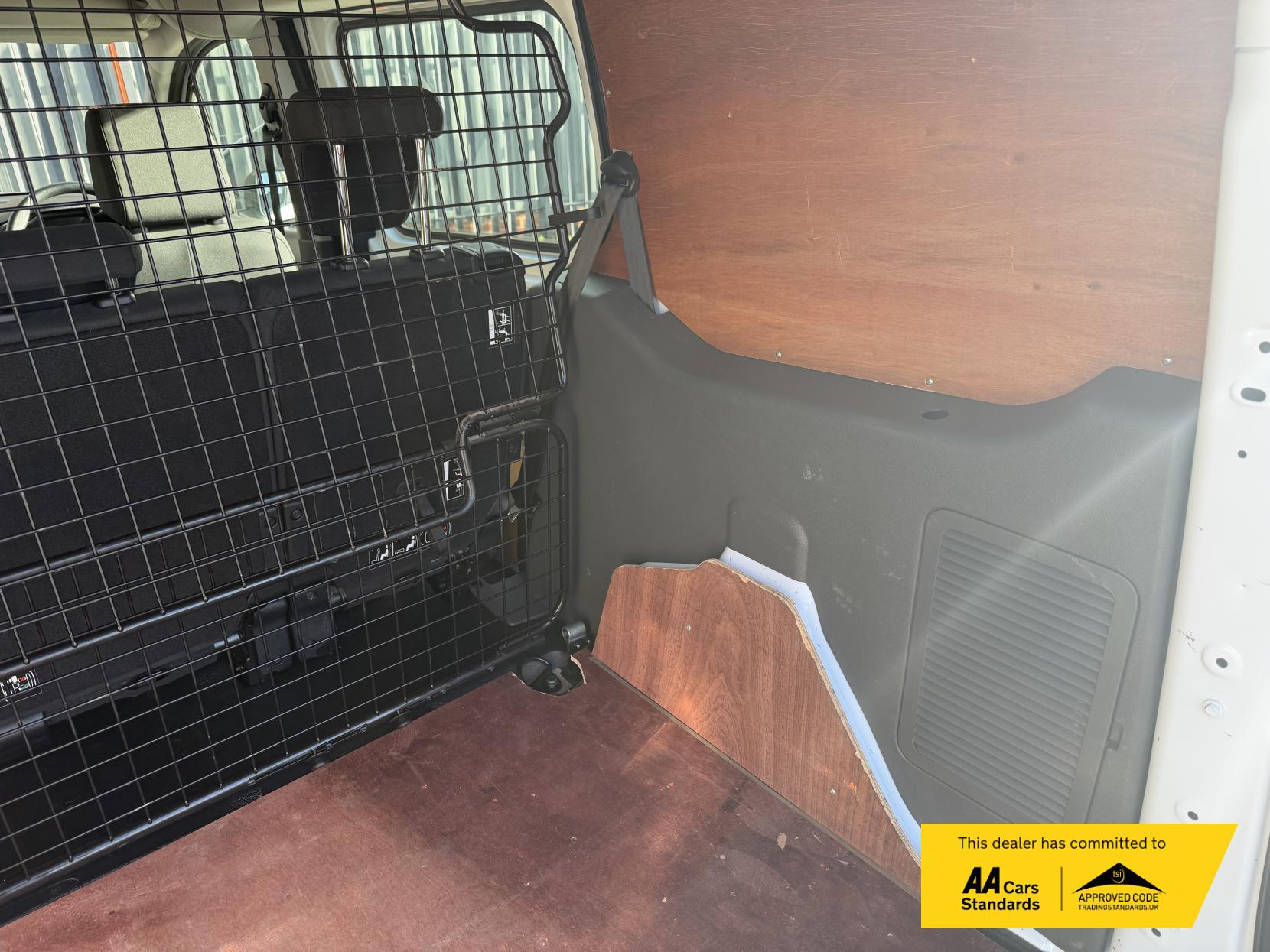 Ford Transit Connect 1.5 230 EcoBlue Leader Crew Van Double Cab 6dr Diesel Manual L2 Euro 6 (s/s) (100 ps)