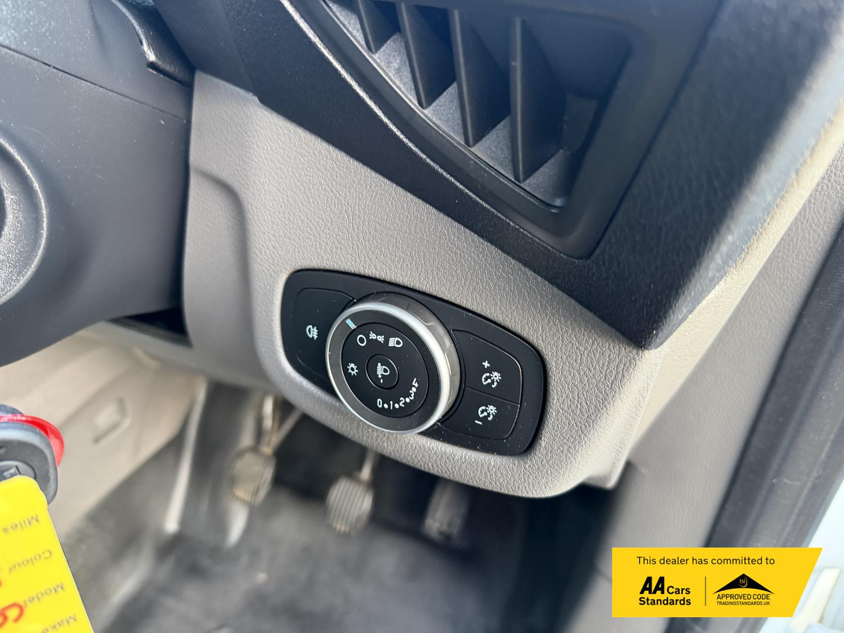 Ford Transit Connect 1.5 230 EcoBlue Leader Crew Van Double Cab 6dr Diesel Manual L2 Euro 6 (s/s) (100 ps)