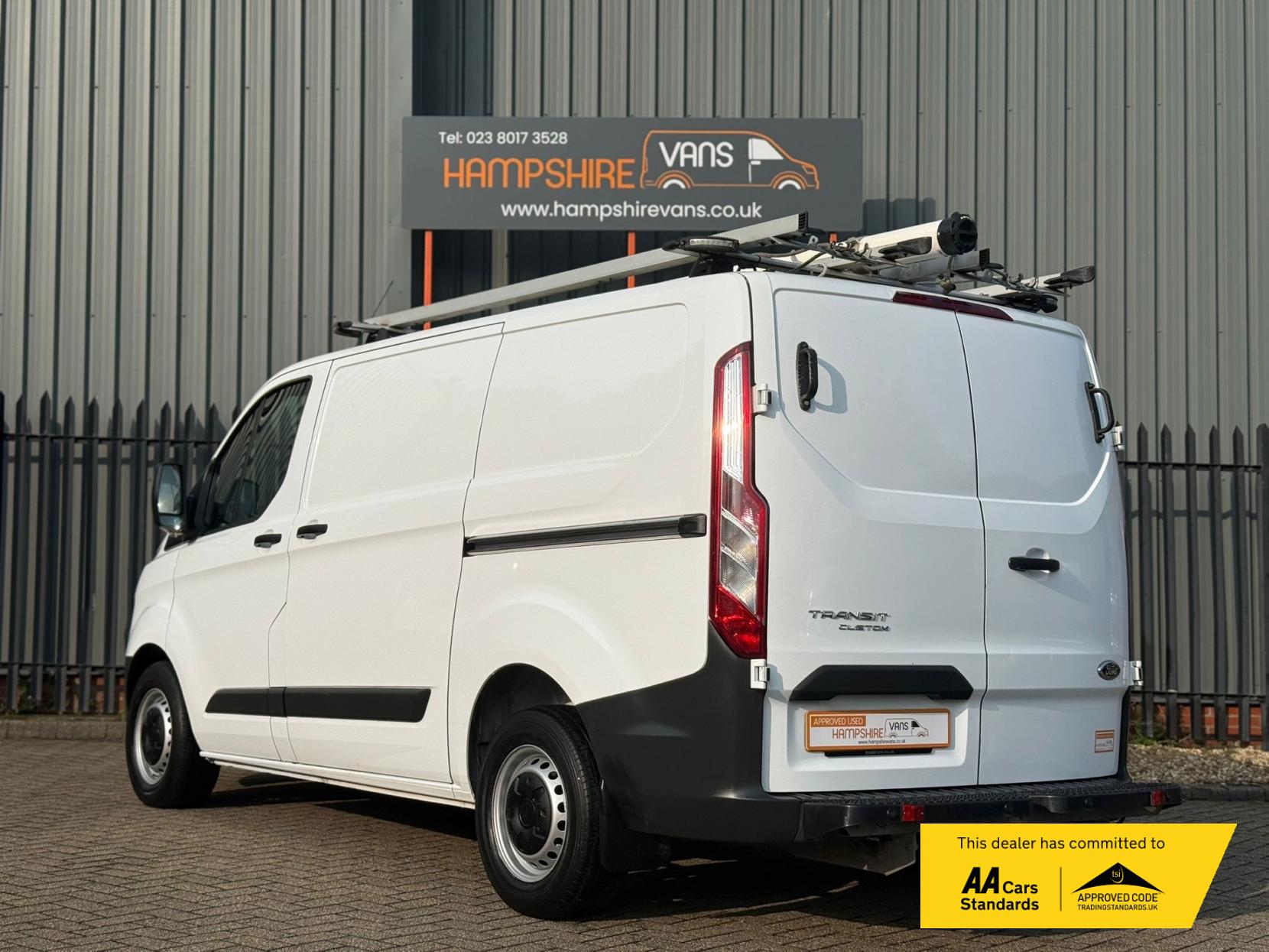 Ford Transit Custom 2.0 TDCi 310 Panel Van 5dr Diesel Manual L1 H1 (163 g/km, 104 bhp)