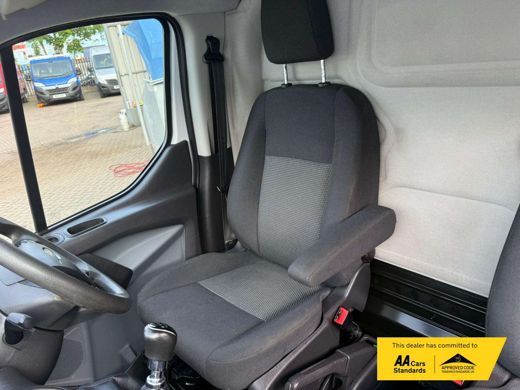 Ford Transit Custom 2.0 TDCi 310 Panel Van 5dr Diesel Manual L1 H1 (163 g/km, 104 bhp)