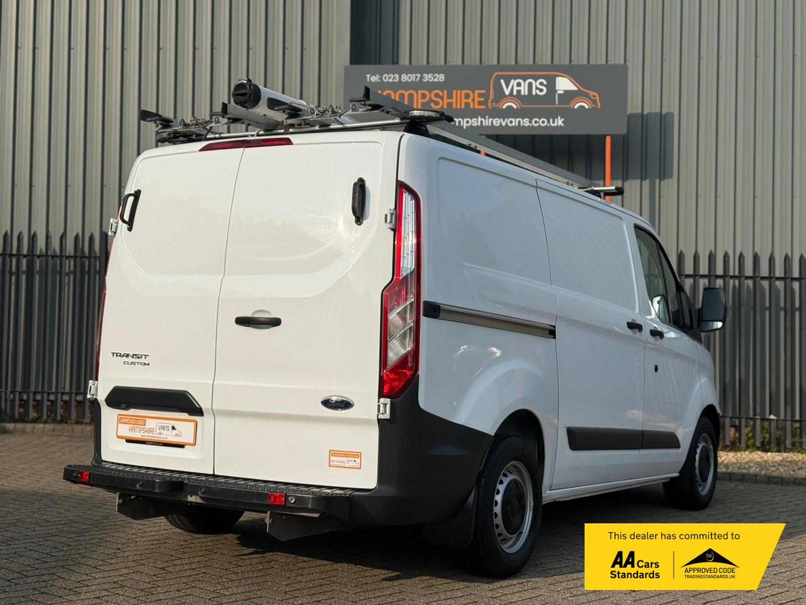 Ford Transit Custom 2.0 TDCi 310 Panel Van 5dr Diesel Manual L1 H1 (163 g/km, 104 bhp)
