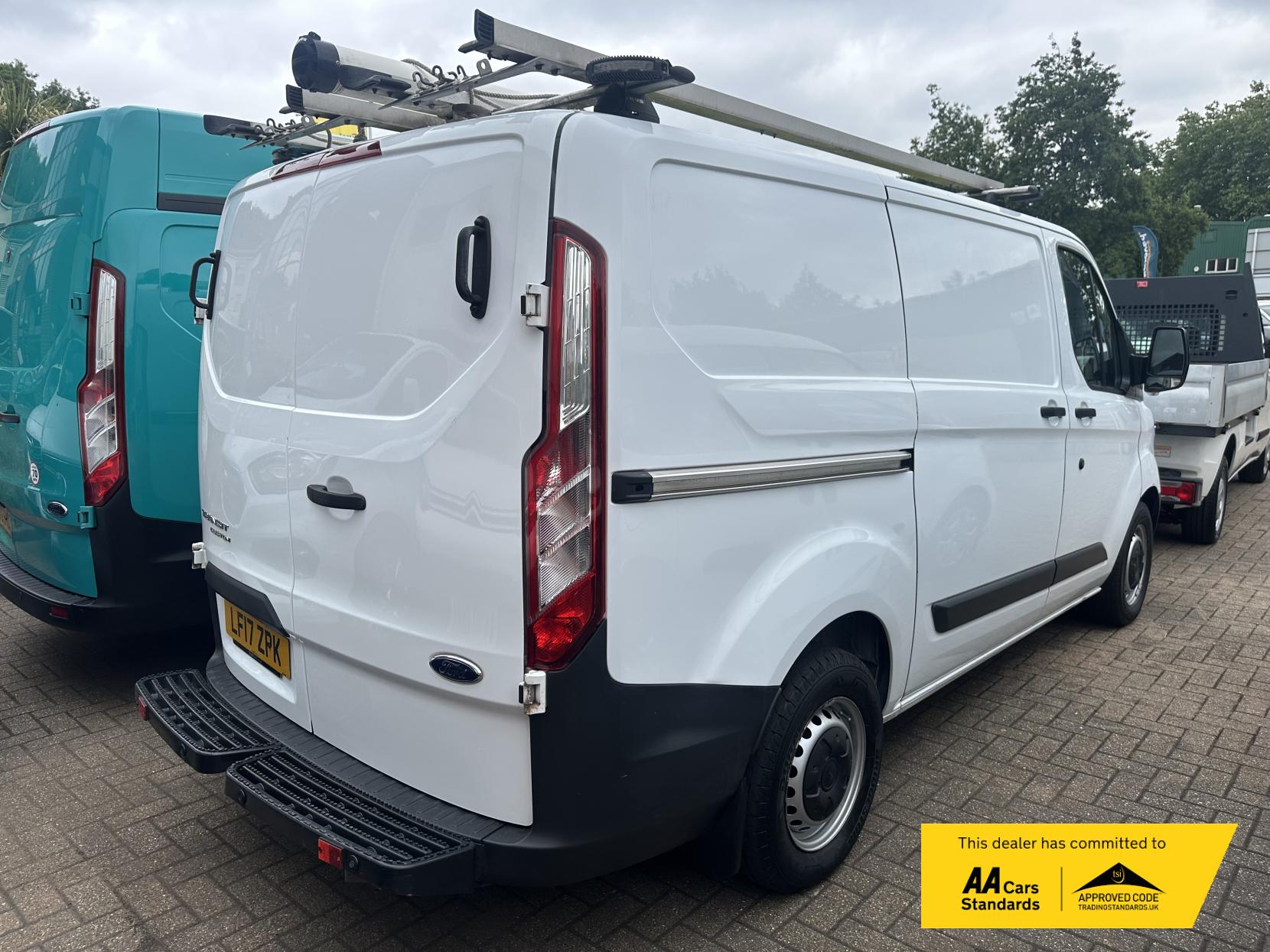 Ford Transit Custom 2.0 TDCi 310 Panel Van 5dr Diesel Manual L1 H1 (163 g/km, 104 bhp)