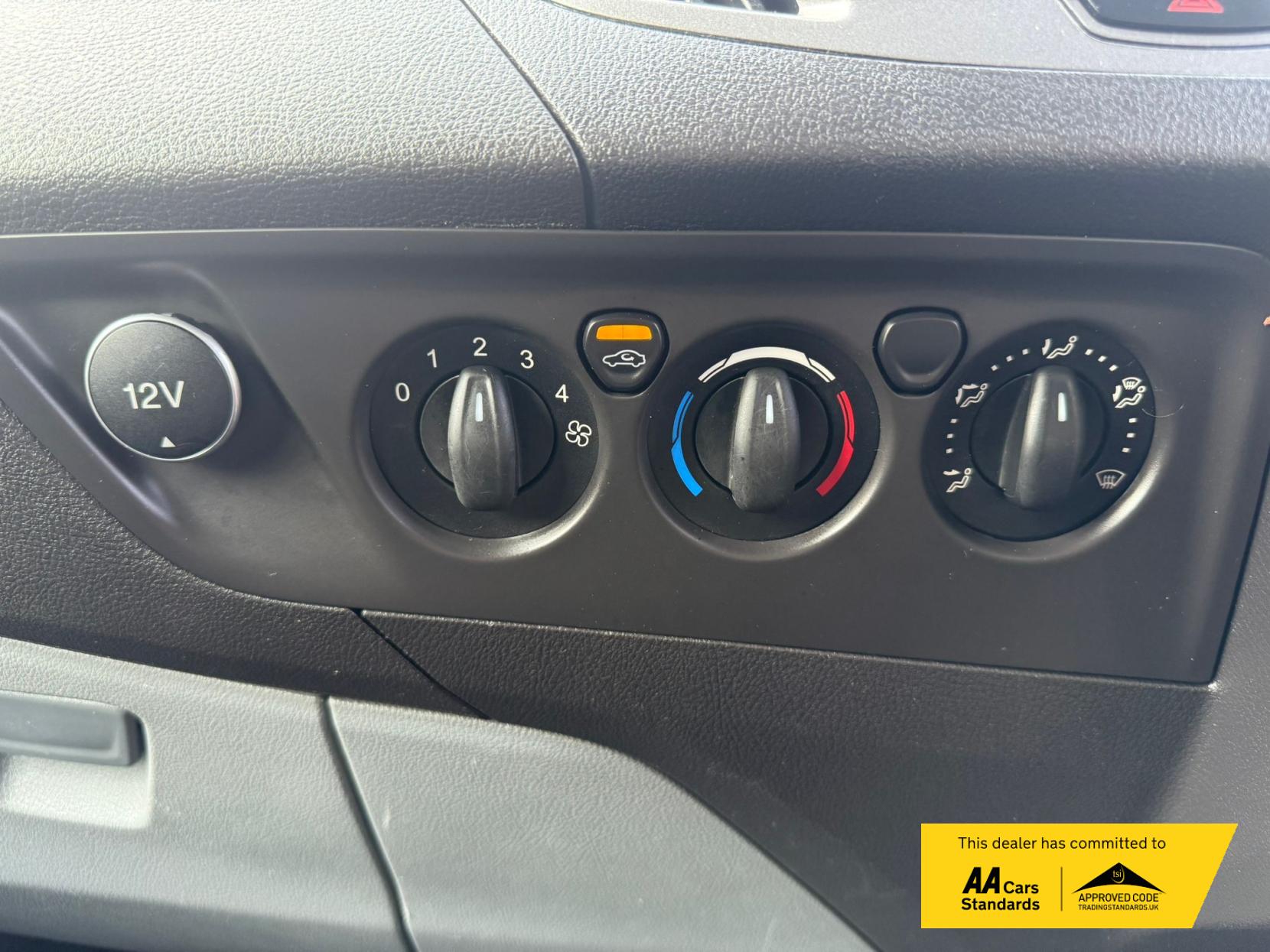 Ford Transit Custom 2.0 TDCi 310 Panel Van 5dr Diesel Manual L1 H1 (163 g/km, 104 bhp)