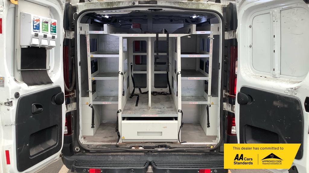 2016 Vauxhall Vivaro 1.6 CDTi 2900 ecoFLEX Panel Van 5dr Diesel Manual L1 H1 Euro 5 (s/s) (90 ps) - Thumbnail 6