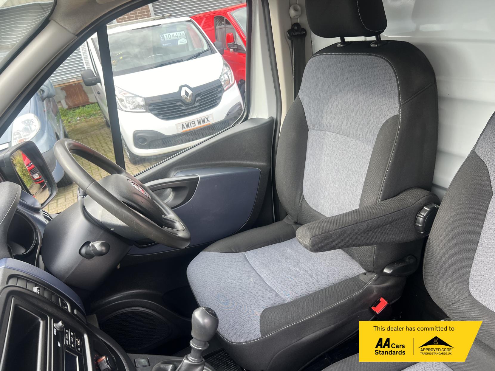 Vauxhall Vivaro 1.6 CDTi 2700 5dr Diesel Manual L1 H1 (170 g/km, 113 bhp)