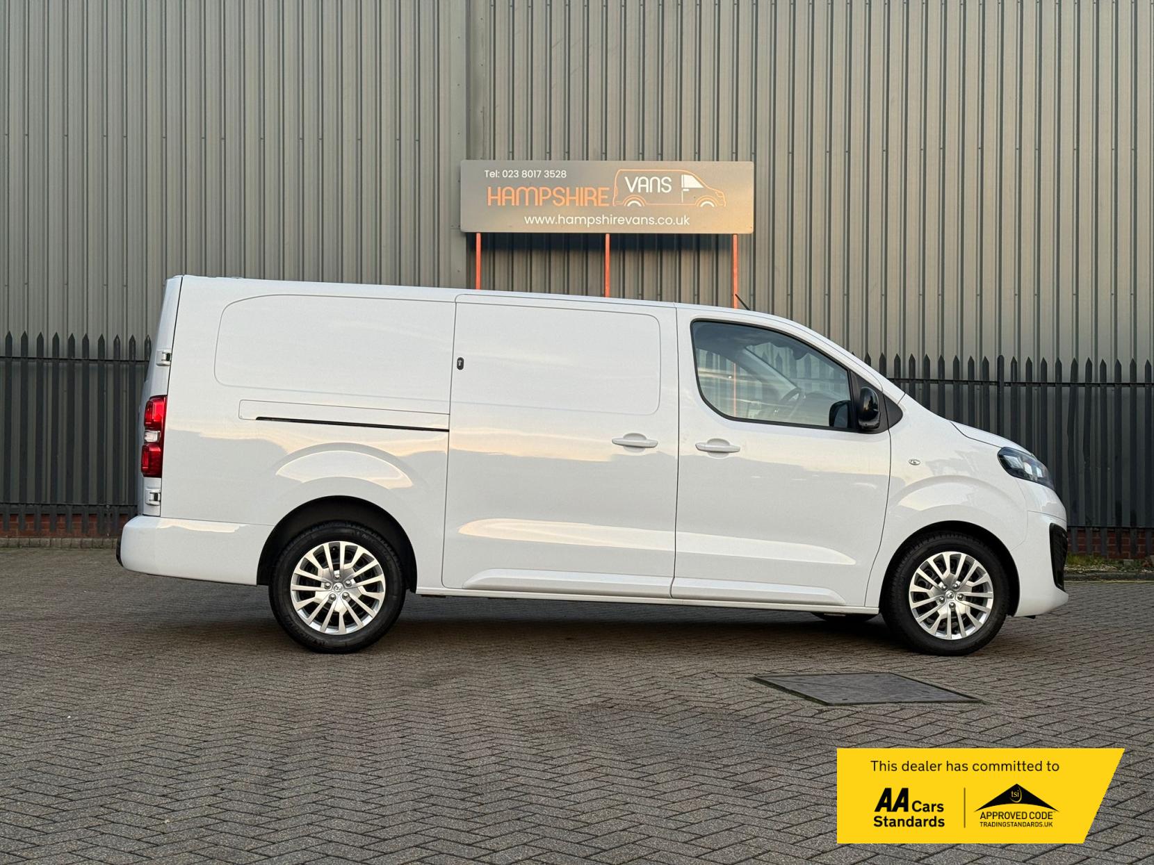 Vauxhall Vivaro 1.5 Turbo D 2900 Pro Panel Van 6dr Diesel Manual L2 H1 Euro 6 (s/s) (100 ps)