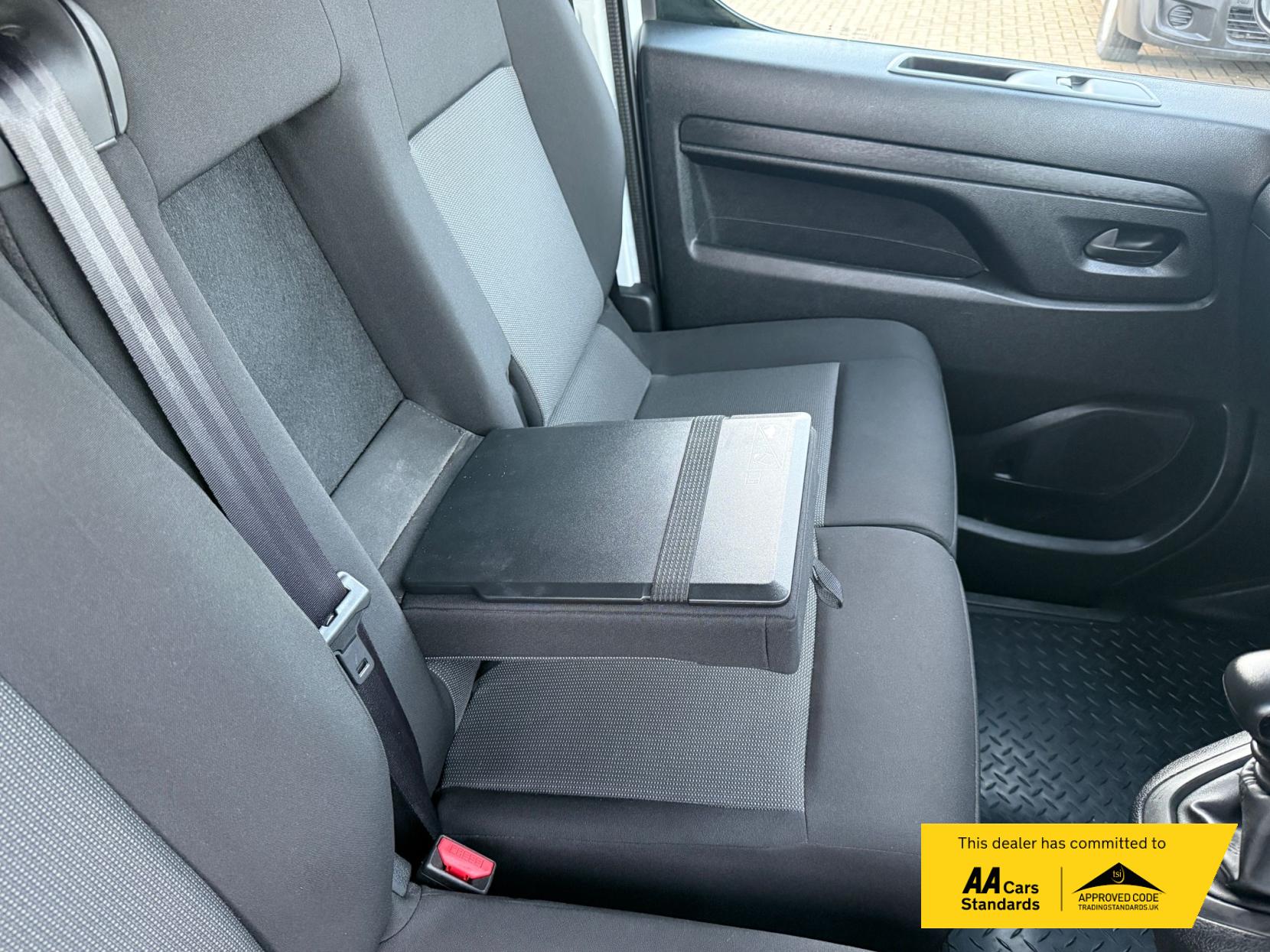 Vauxhall Vivaro 1.5 Turbo D 2900 Pro Panel Van 6dr Diesel Manual L2 H1 Euro 6 (s/s) (100 ps)