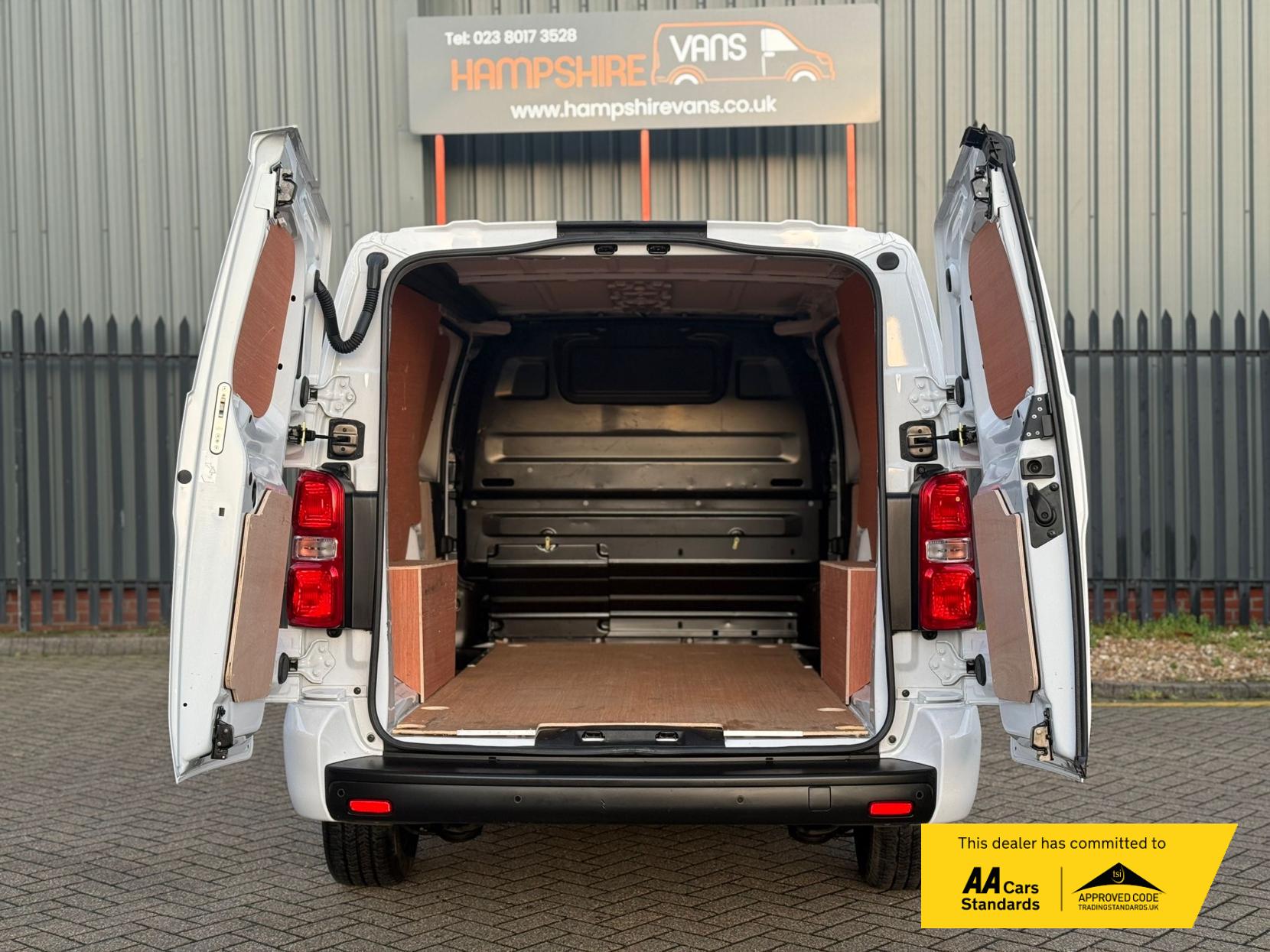 Vauxhall Vivaro 1.5 Turbo D 2900 Pro Panel Van 6dr Diesel Manual L2 H1 Euro 6 (s/s) (100 ps)