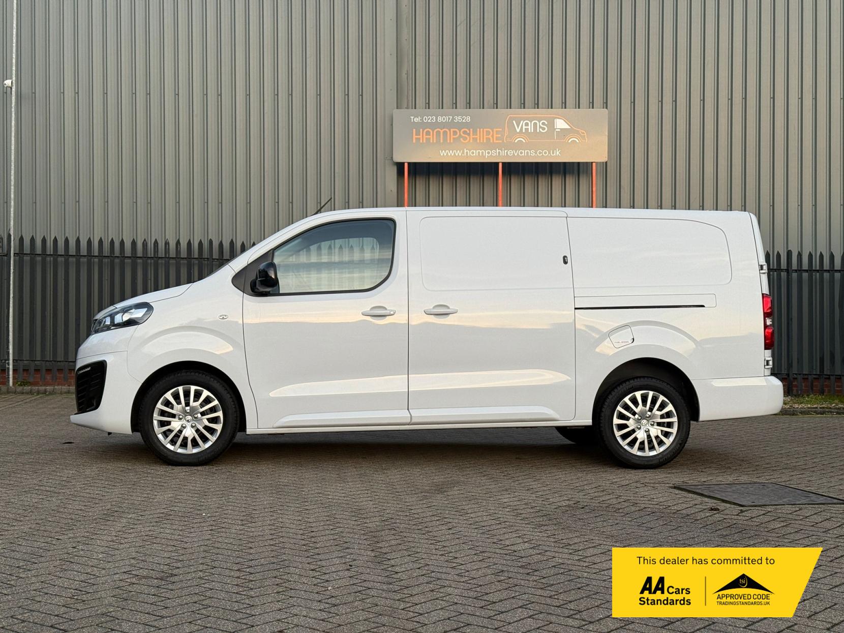 Vauxhall Vivaro 1.5 Turbo D 2900 Pro Panel Van 6dr Diesel Manual L2 H1 Euro 6 (s/s) (100 ps)