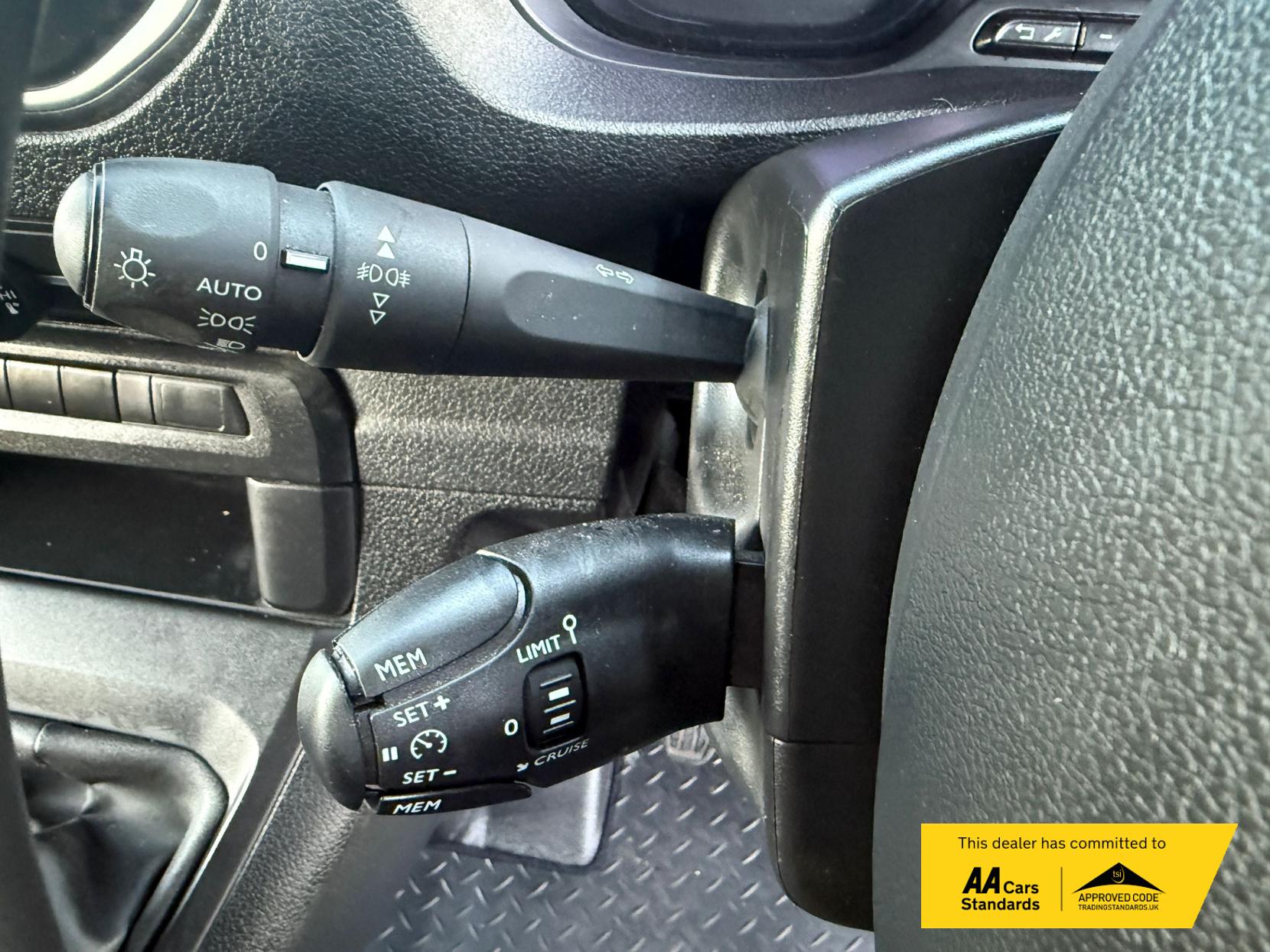 Vauxhall Vivaro 1.5 Turbo D 2900 Pro Panel Van 6dr Diesel Manual L2 H1 Euro 6 (s/s) (100 ps)