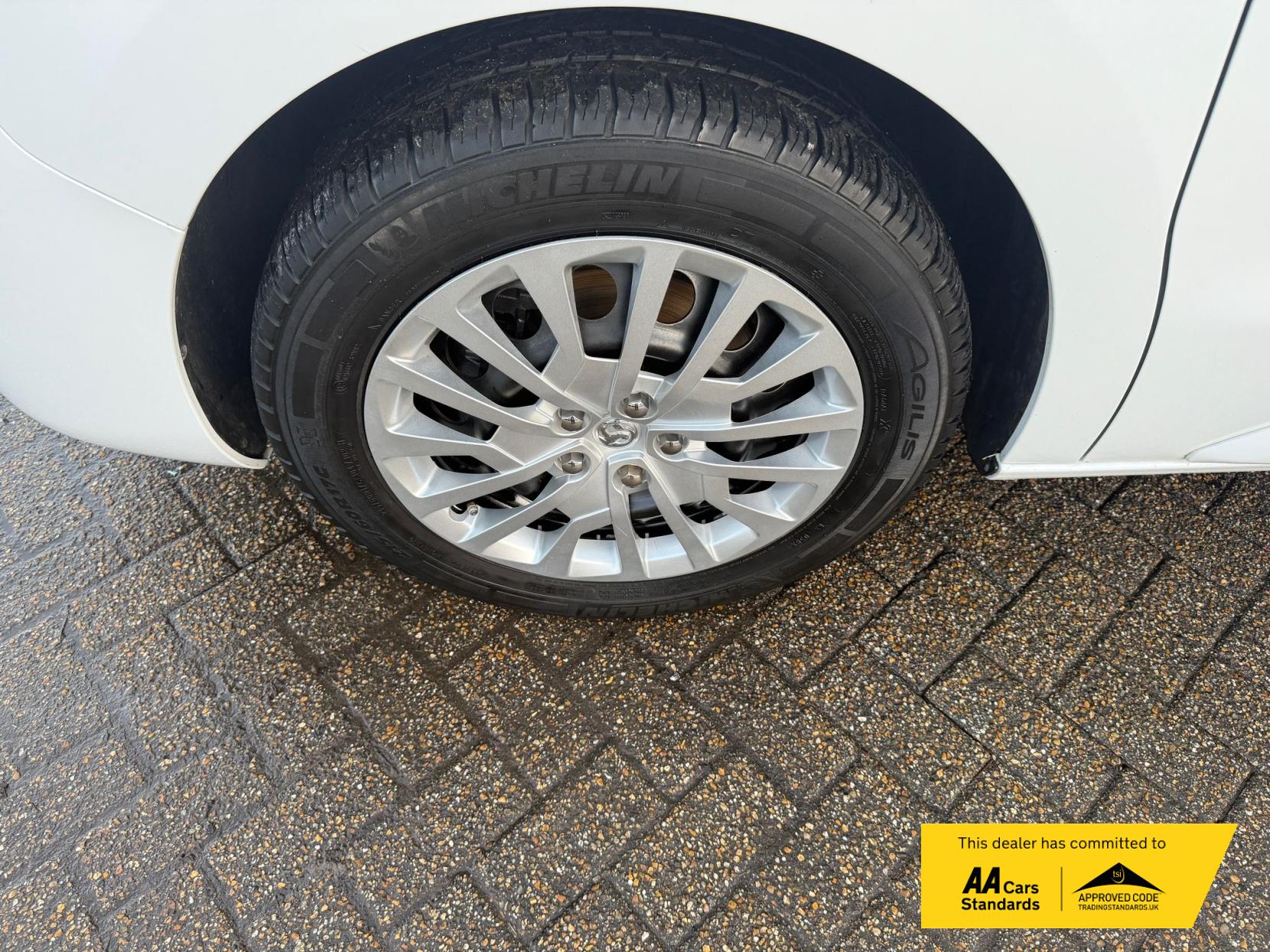 Vauxhall Vivaro 1.5 Turbo D 2900 Pro Panel Van 6dr Diesel Manual L2 H1 Euro 6 (s/s) (100 ps)