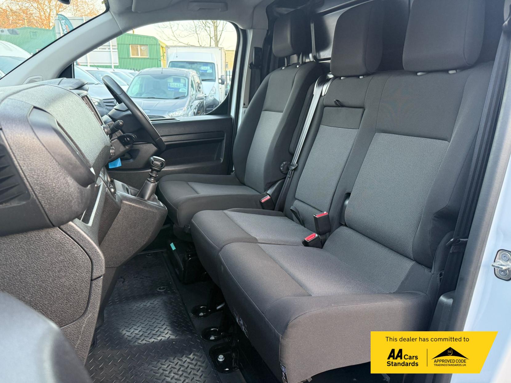 Vauxhall Vivaro 1.5 Turbo D 2900 Pro Panel Van 6dr Diesel Manual L2 H1 Euro 6 (s/s) (100 ps)