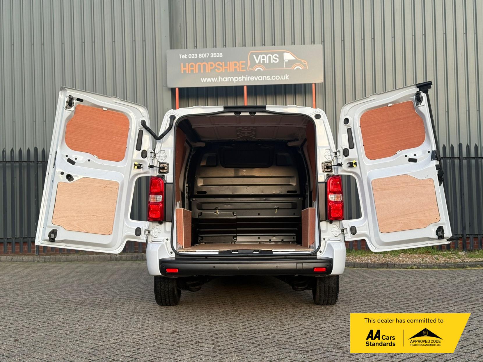 Vauxhall Vivaro 1.5 Turbo D 2900 Pro Panel Van 6dr Diesel Manual L2 H1 Euro 6 (s/s) (100 ps)