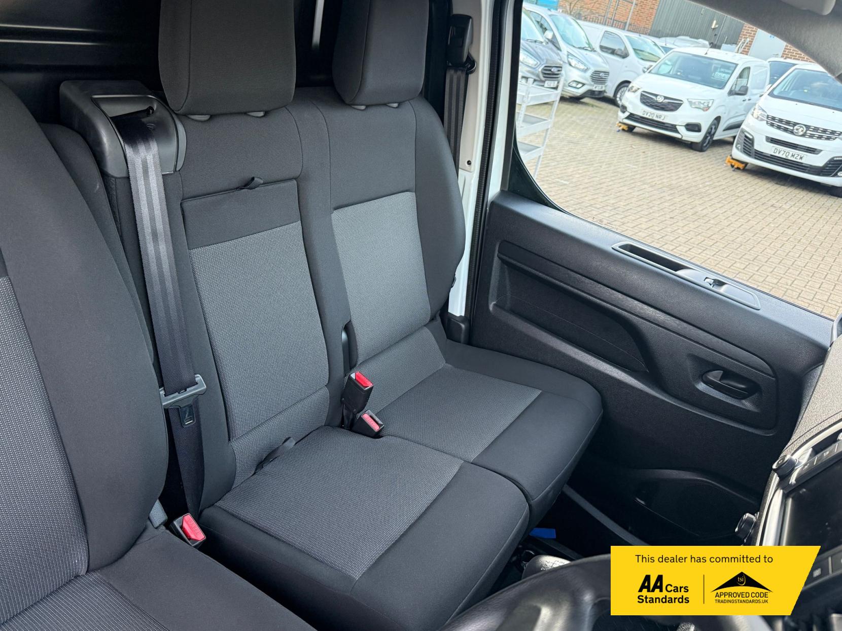 Vauxhall Vivaro 1.5 Turbo D 2900 Pro Panel Van 6dr Diesel Manual L2 H1 Euro 6 (s/s) (100 ps)