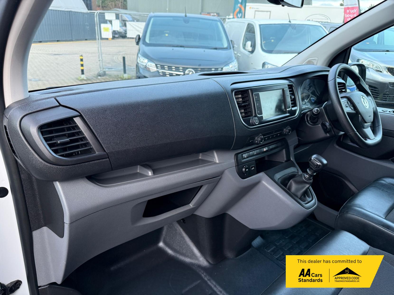 Vauxhall Vivaro 1.5 Turbo D 2900 Dynamic Panel Van 6dr Diesel Manual L2 H1 Euro 6 (s/s) (100 ps)