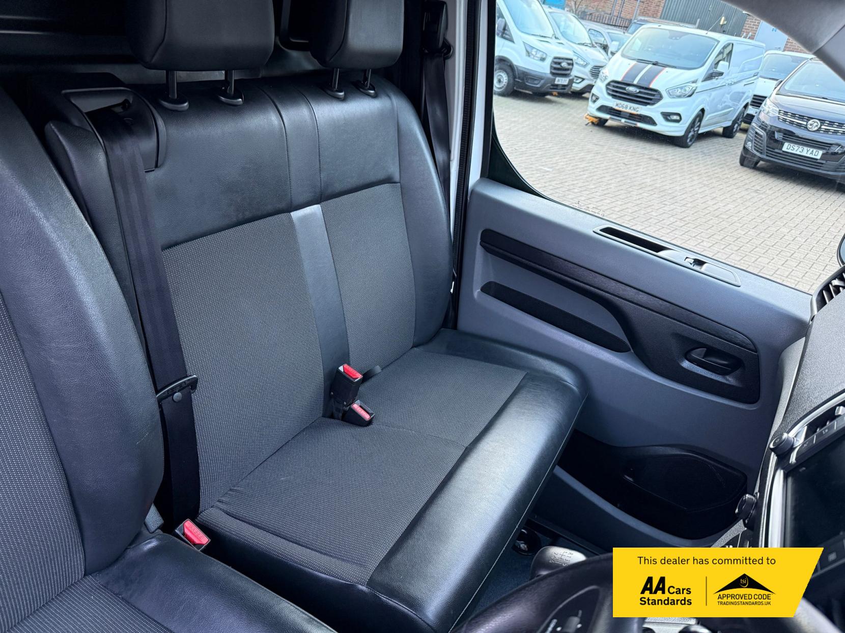 Vauxhall Vivaro 1.5 Turbo D 2900 Dynamic Panel Van 6dr Diesel Manual L2 H1 Euro 6 (s/s) (100 ps)