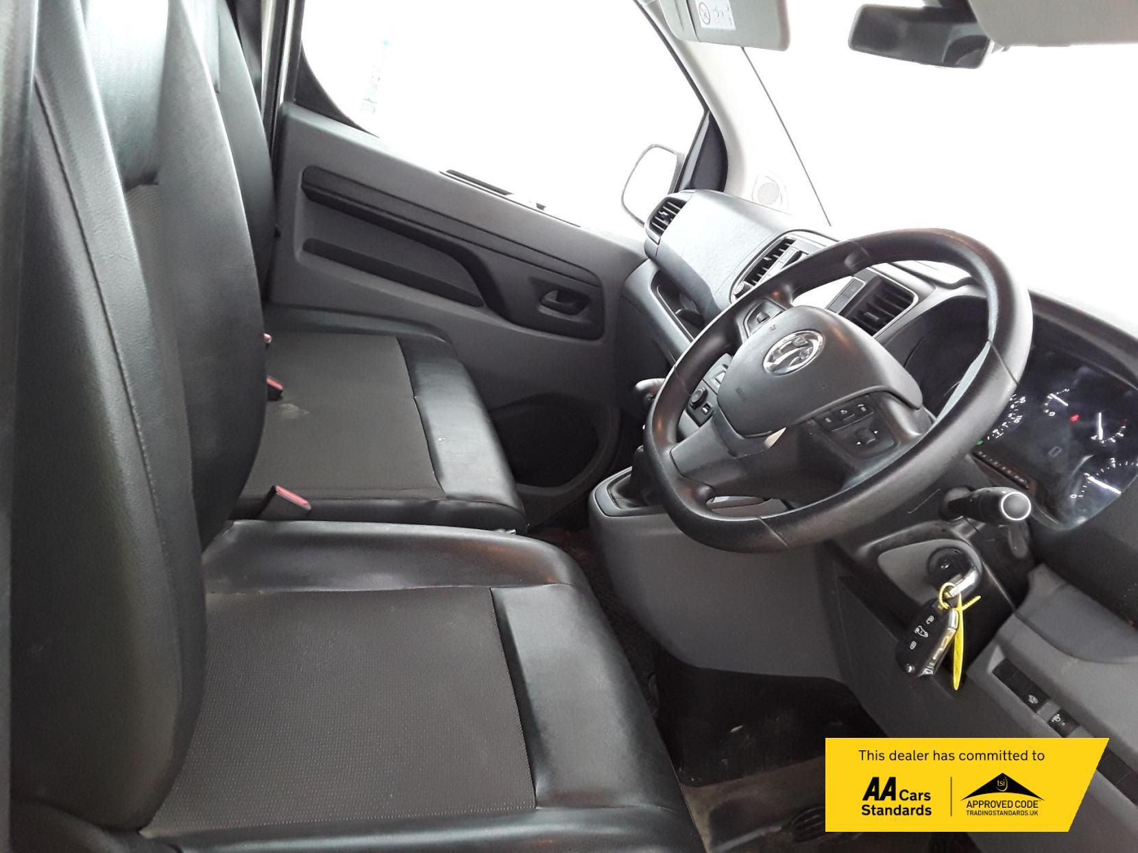 Vauxhall Vivaro 1.5 Turbo D 2900 Dynamic Panel Van 6dr Diesel Manual L2 H1 Euro 6 (s/s) (100 ps)