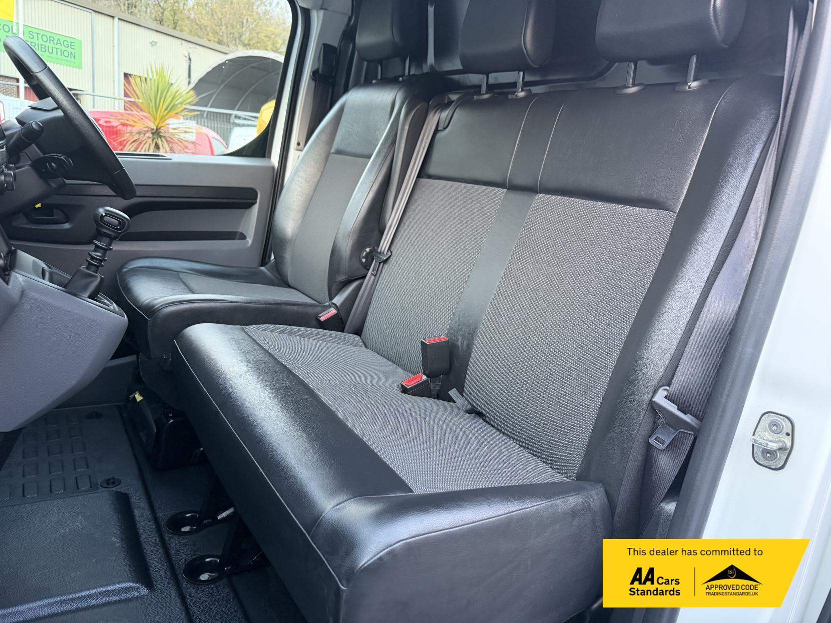 Vauxhall Vivaro 1.5 Turbo D 2900 Dynamic Panel Van 6dr Diesel Manual L2 H1 Euro 6 (s/s) (100 ps)